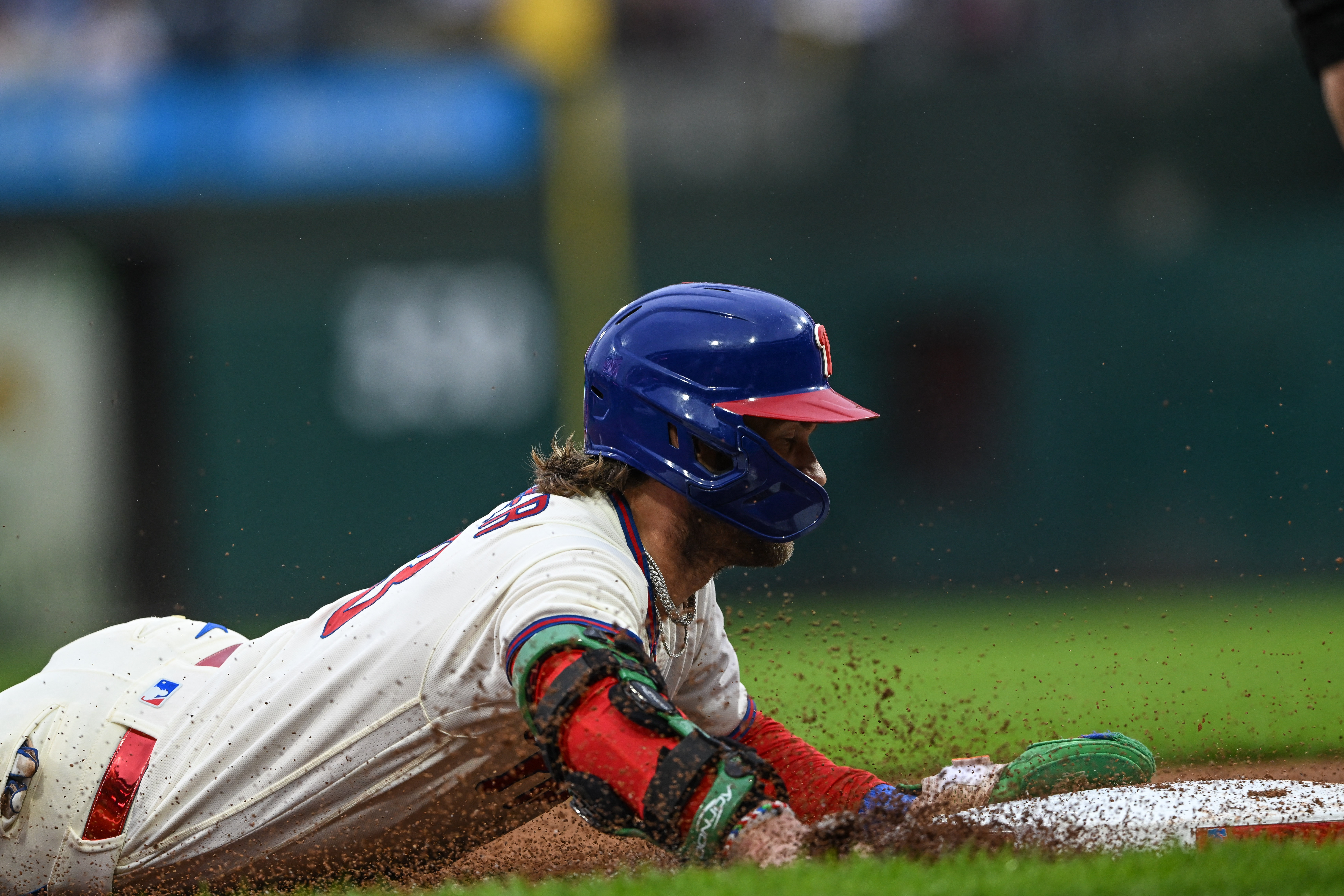 Bryce Harper, Phillies continue success against Mets