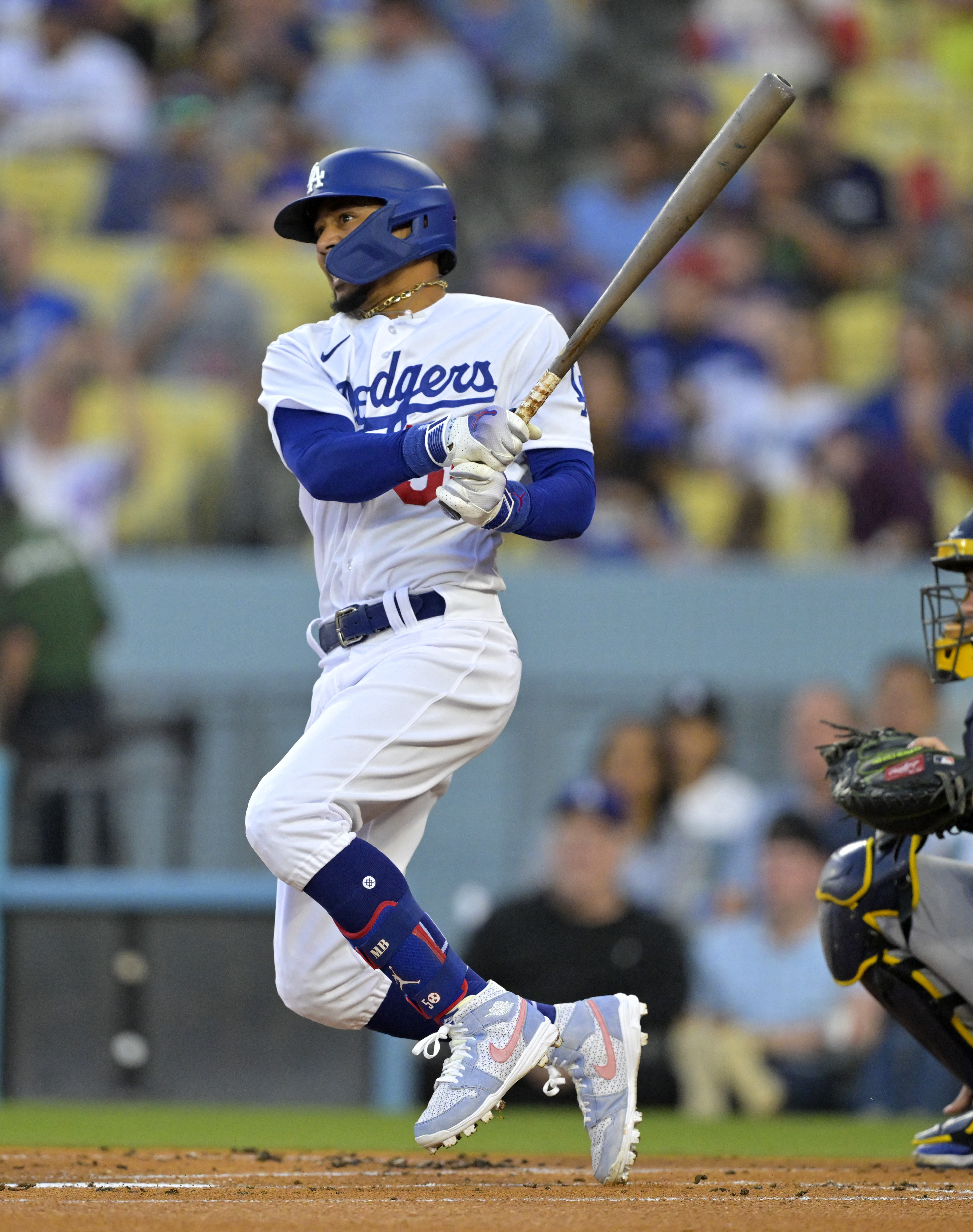 Barnes homers for first time in nearly a year, Dodgers beat Brewers 1-0 for  11th straight victory