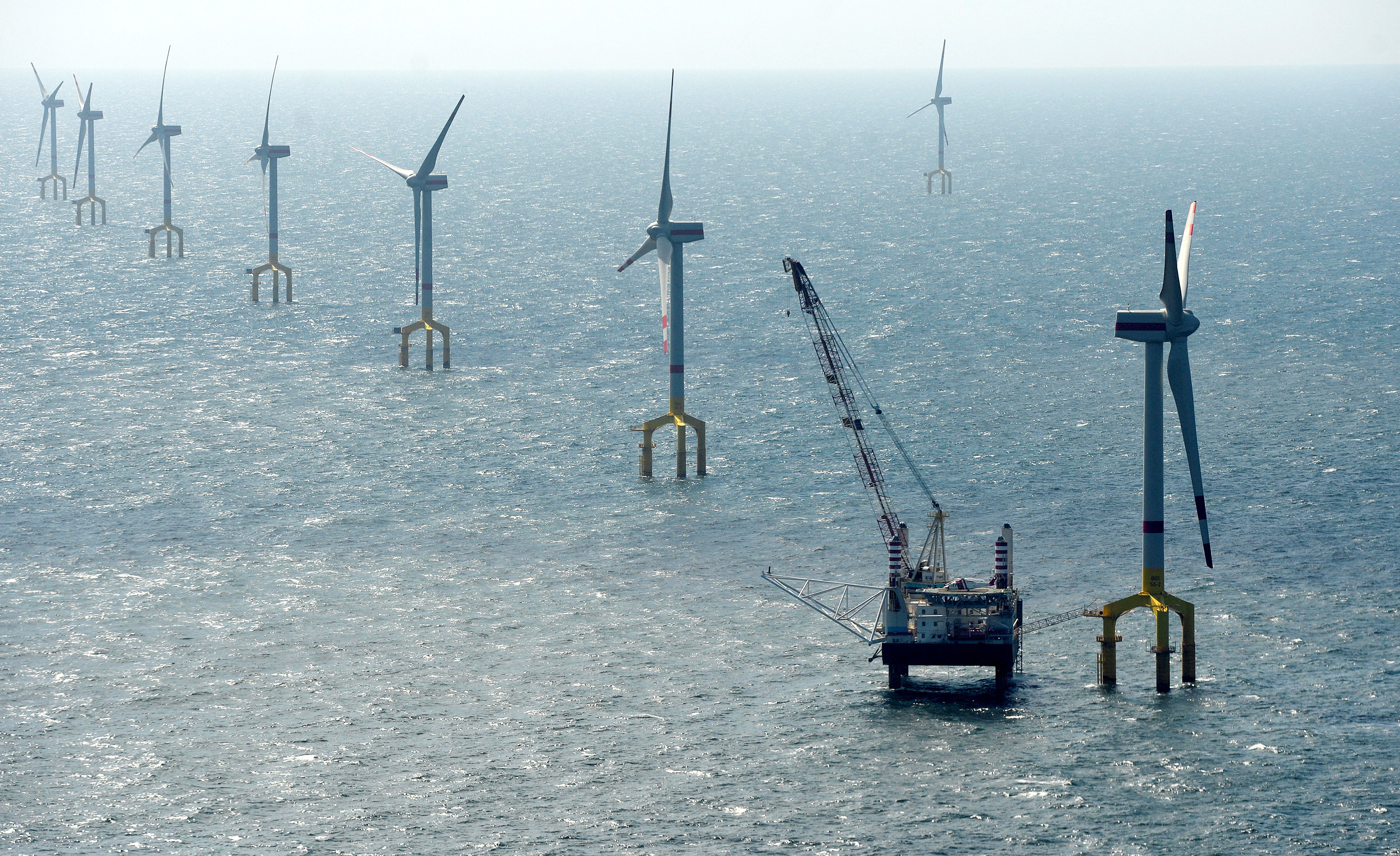 Costs rising of Netherlands' grid expansion for North Sea wind farms:  ministry