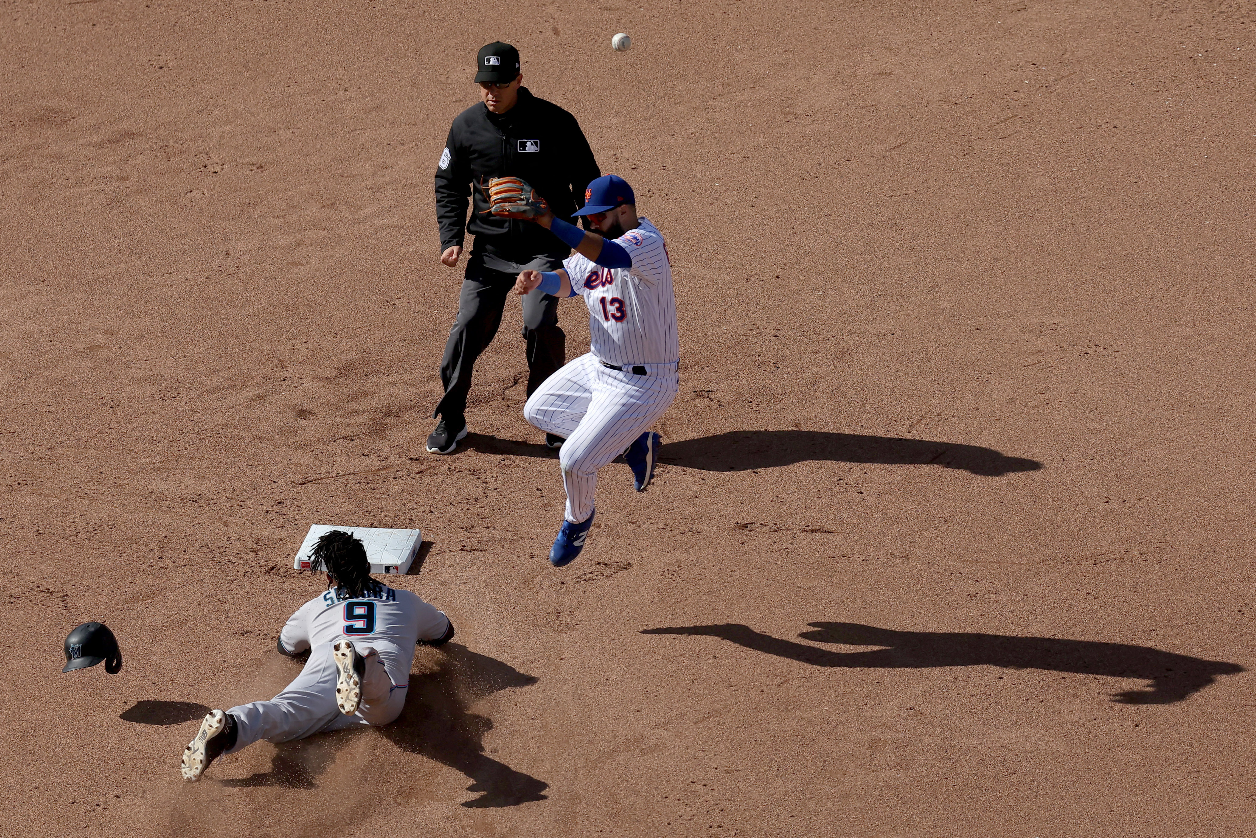 Cooper's 2-run HR in 9th lifts Marlins over Mets