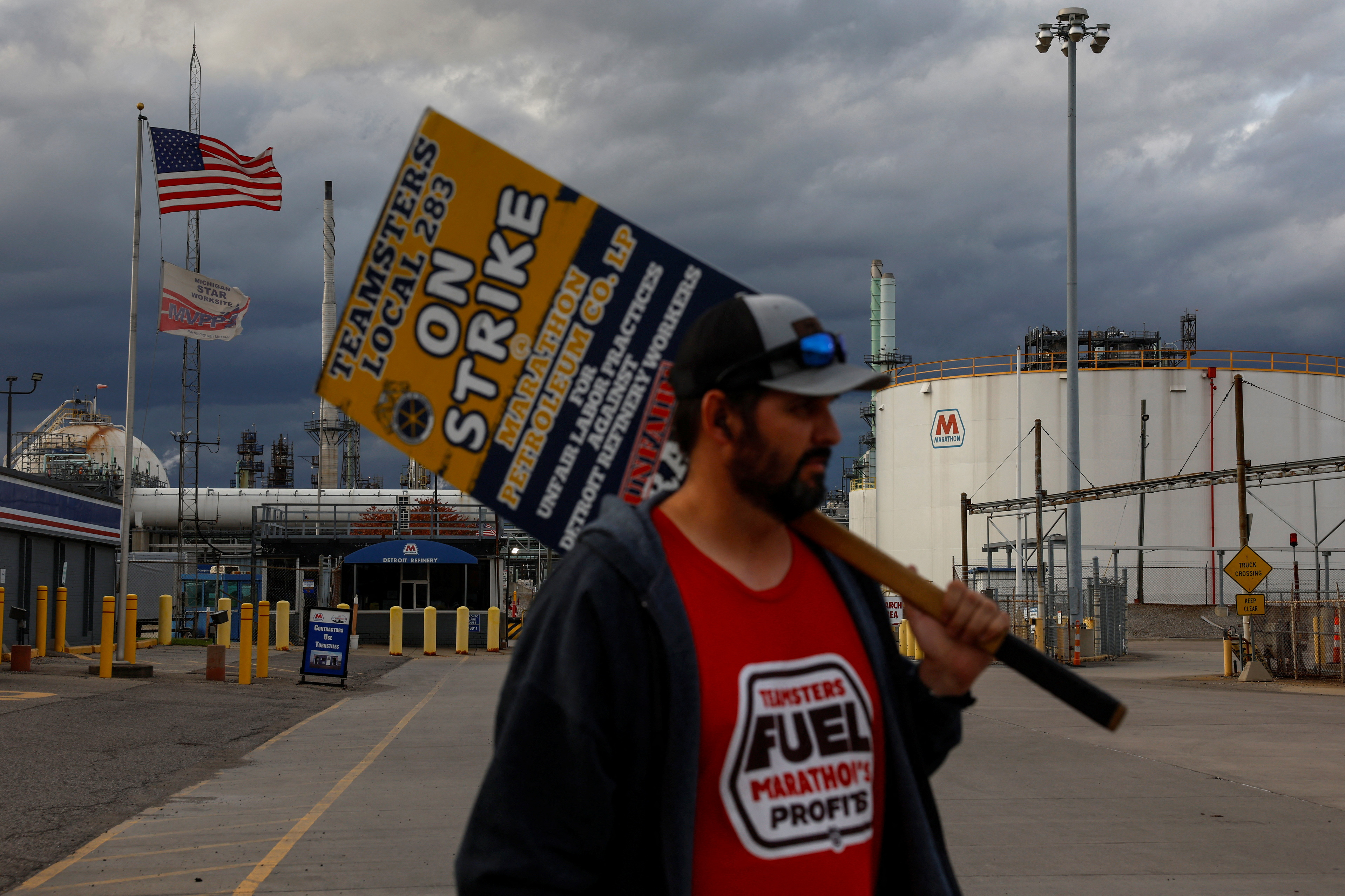 Marathon, Teamsters to resume contract talks as Detroit refinery strike