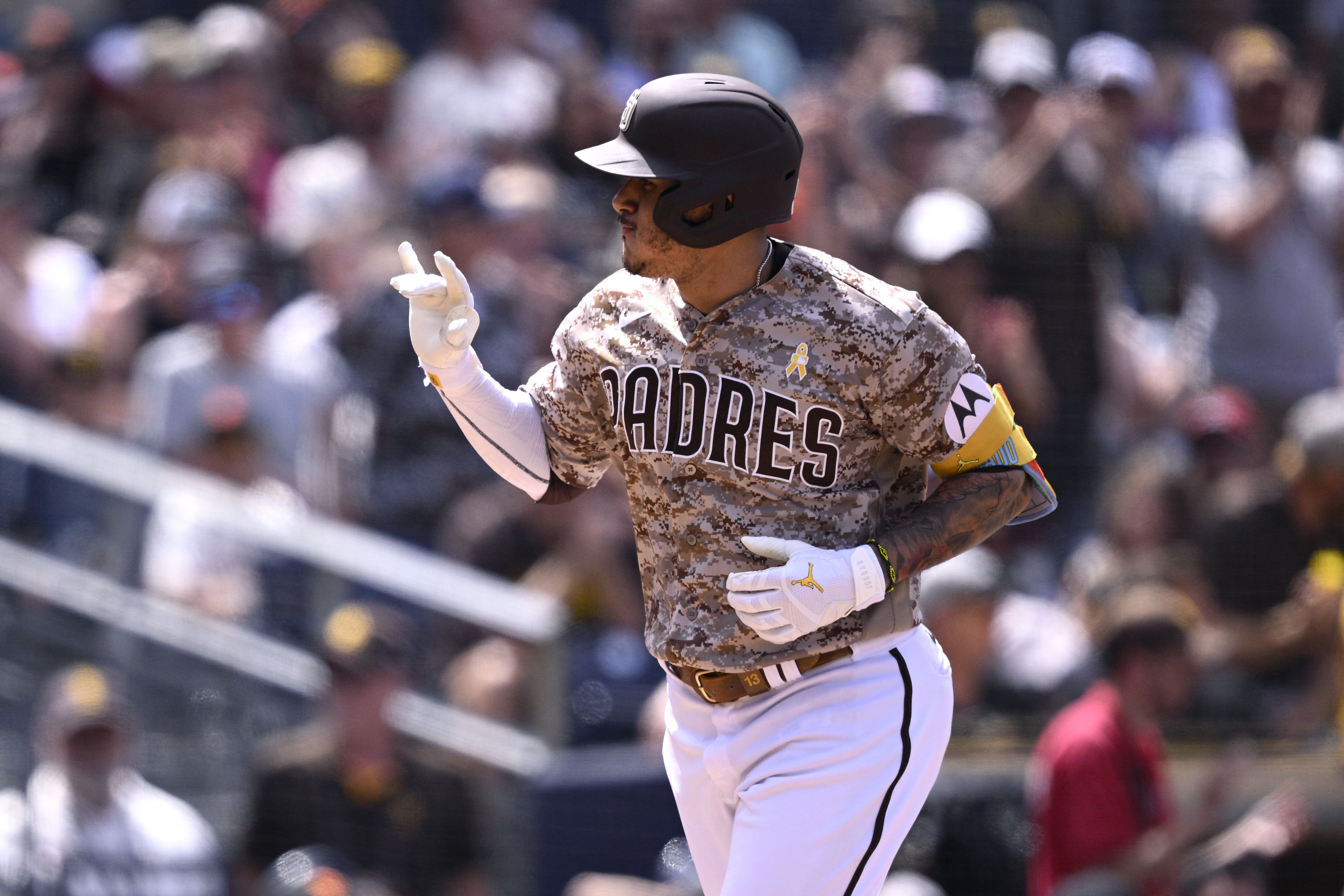 Juan Soto homers in 3rd straight game and the Padres beat the Giants a 3rd  straight time, 4-0