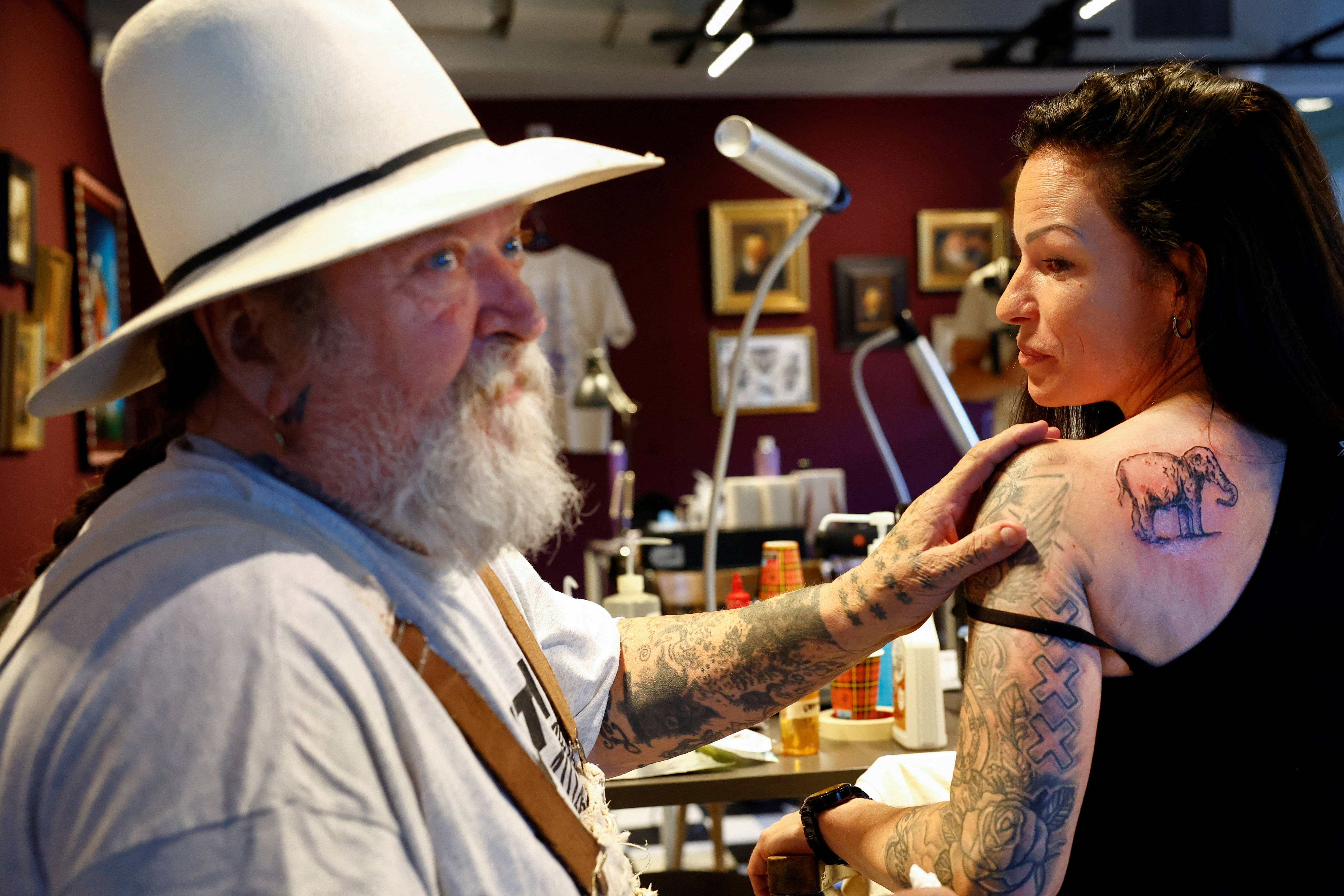 ANGELIQUE HOUTKAMP, tattoo artist in amsterdam