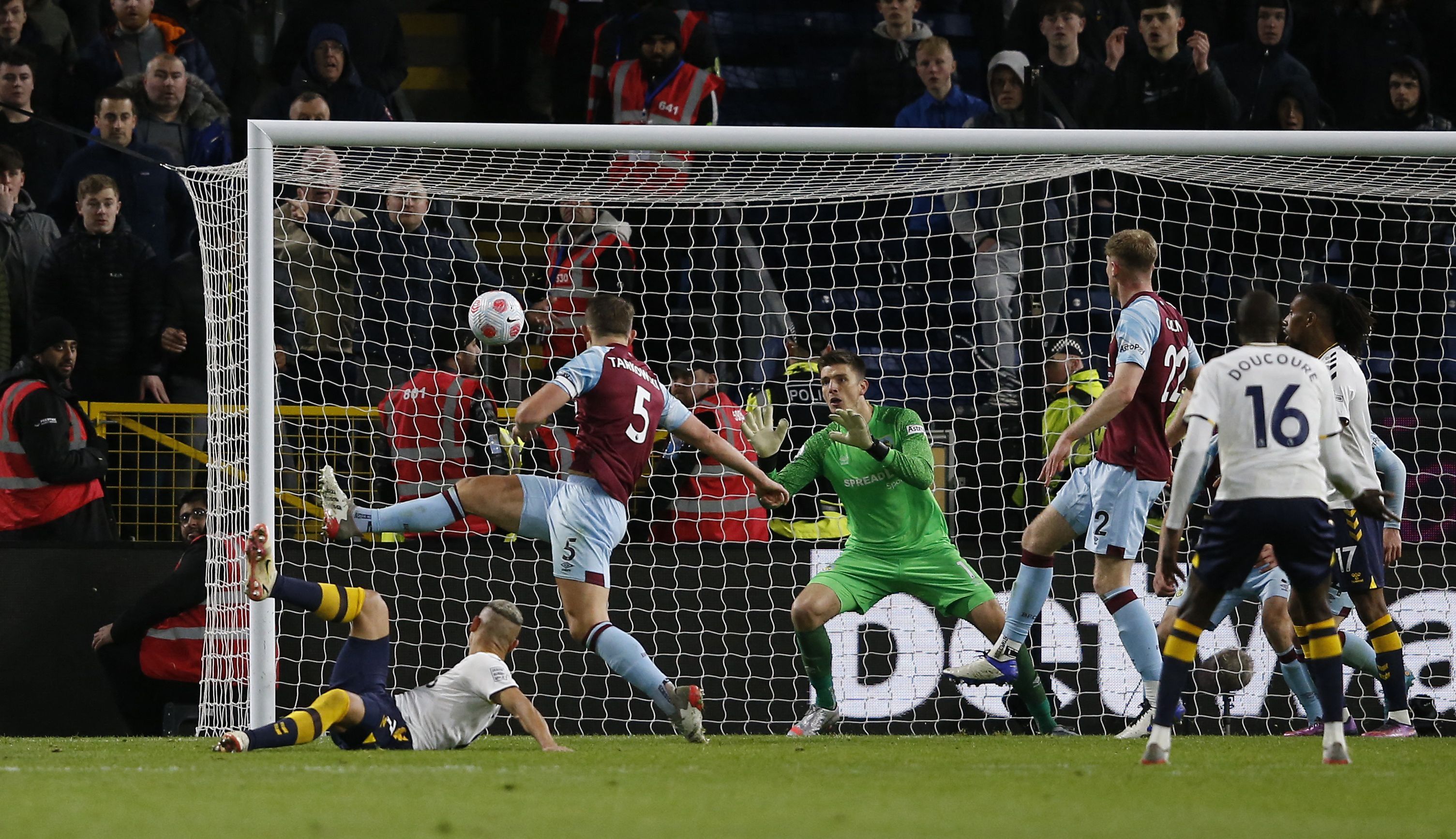 Everton stumble deeper into trouble with 3-2 defeat at Burnley | Reuters