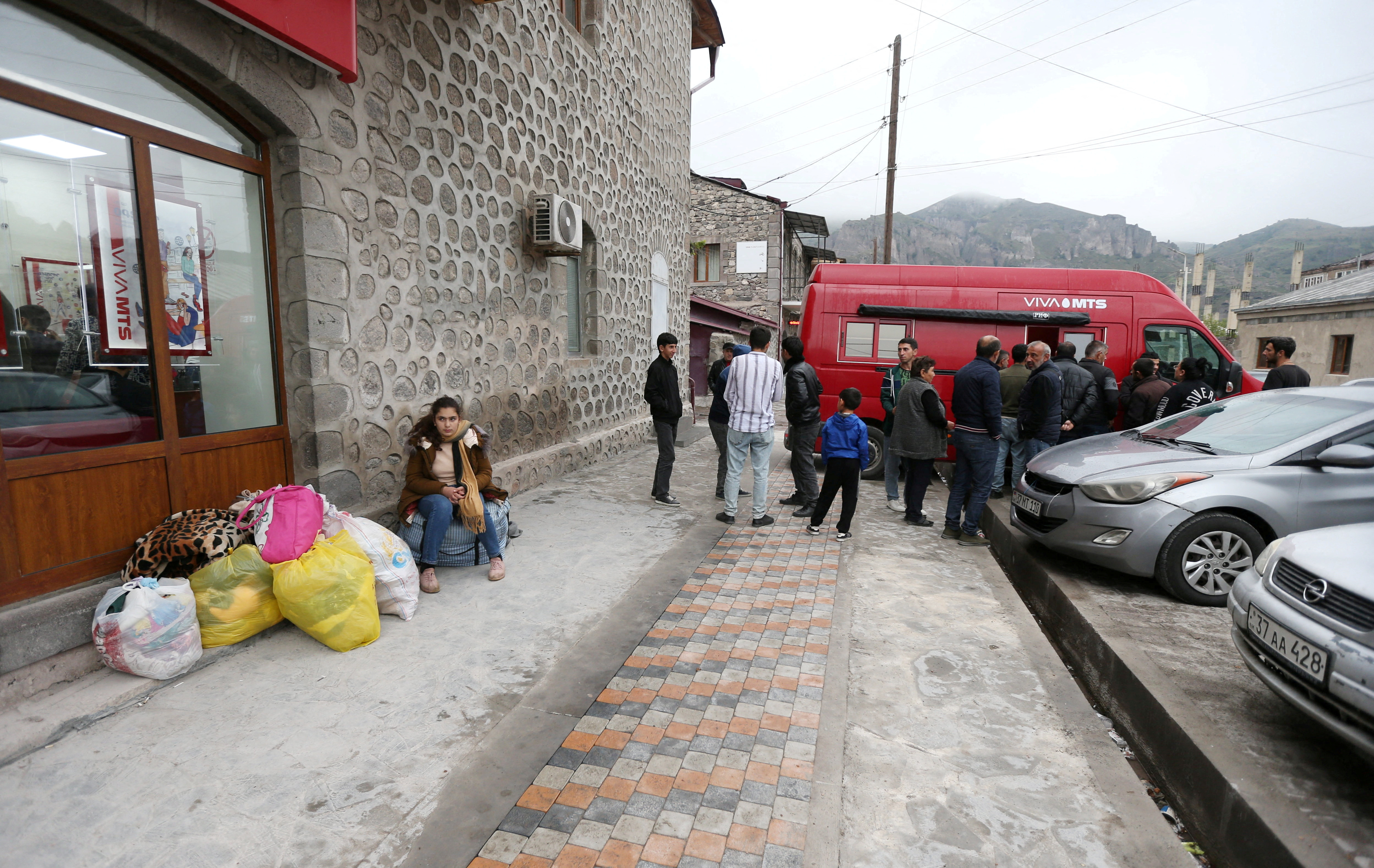 ナゴルノから脱出のアルメニア系住民、5万人超に　元トップ拘束