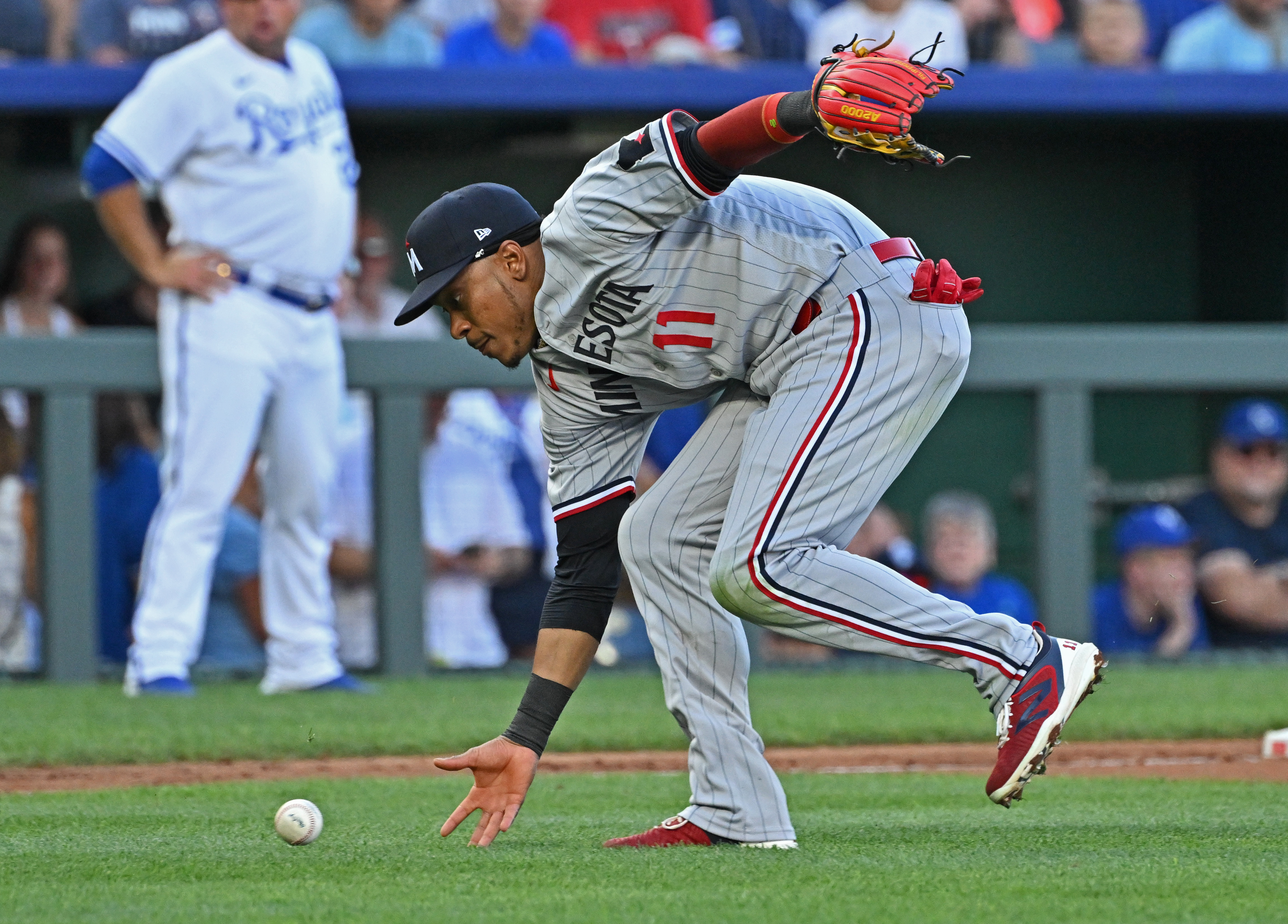 Kansas City, United States. 30th Mar, 2023. Kansas City Royals shortstop  Bobby Witt Jr. (7) hits a Minnesota Twins pitch during the first inning on  the Opening Day at Kauffman Stadium in