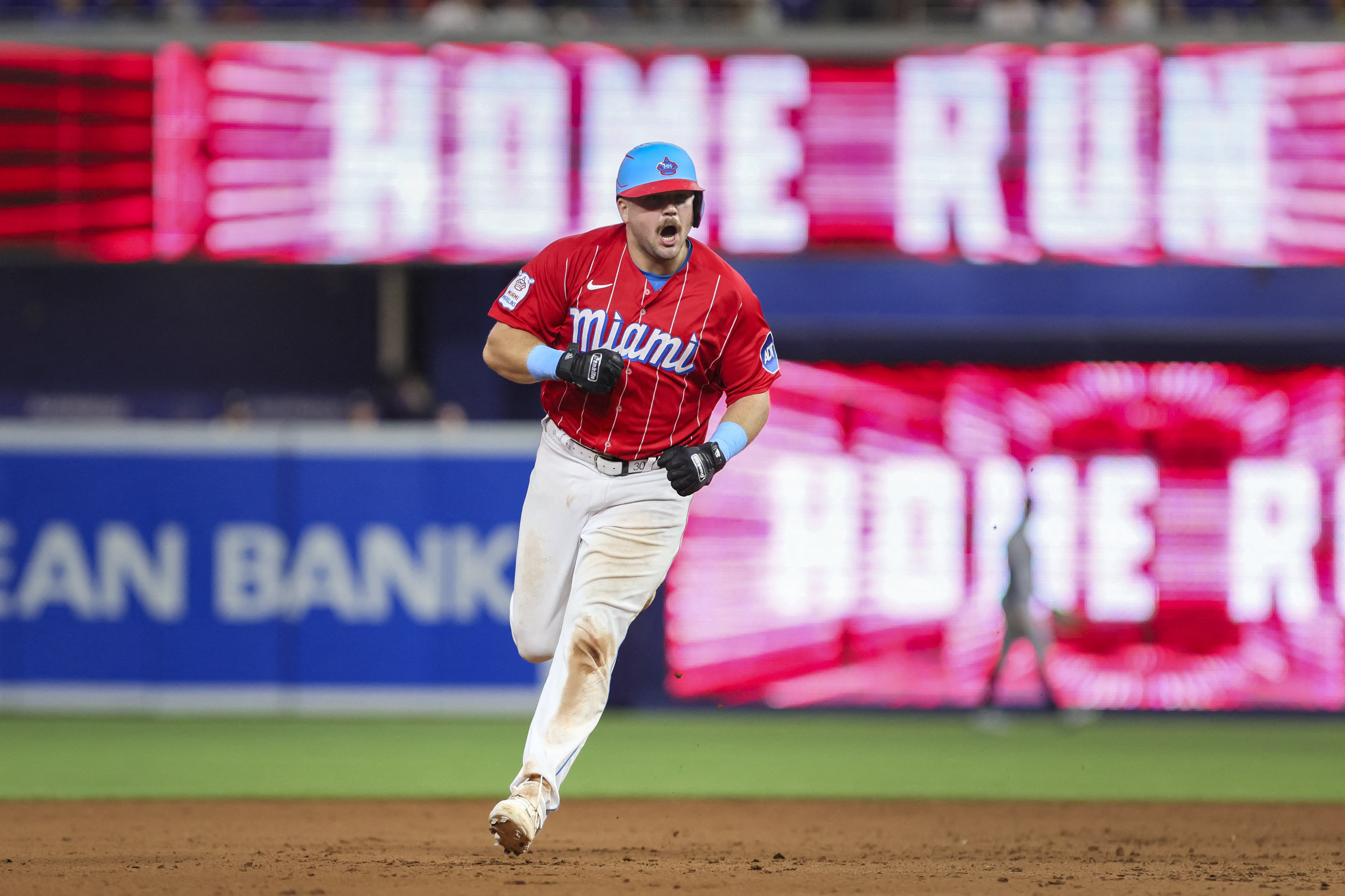 Eighth-inning home run deluge for Marlins against Braves as Burger