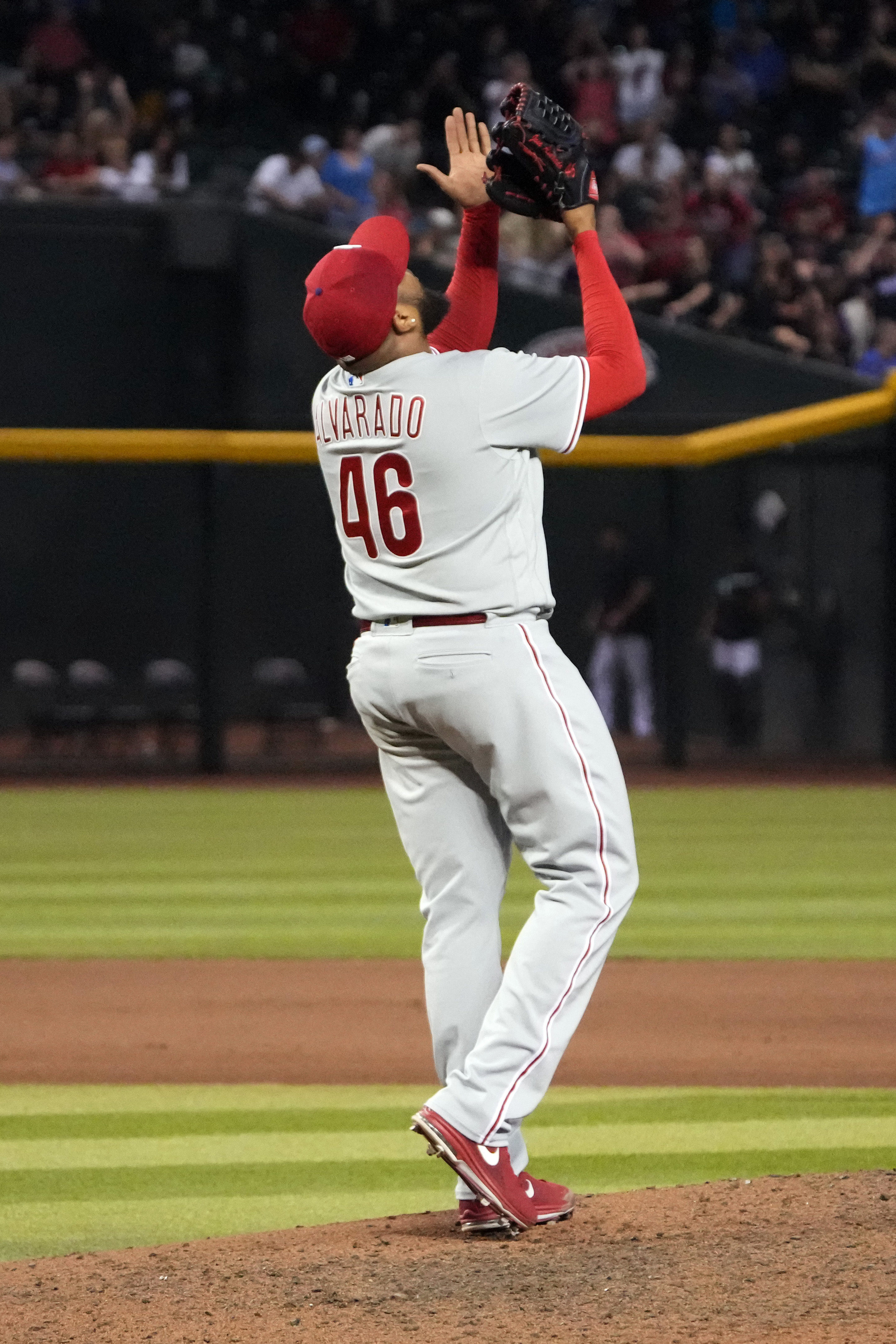 Phillies beat Diamondbacks in 10 innings as Ranger Suárez leads