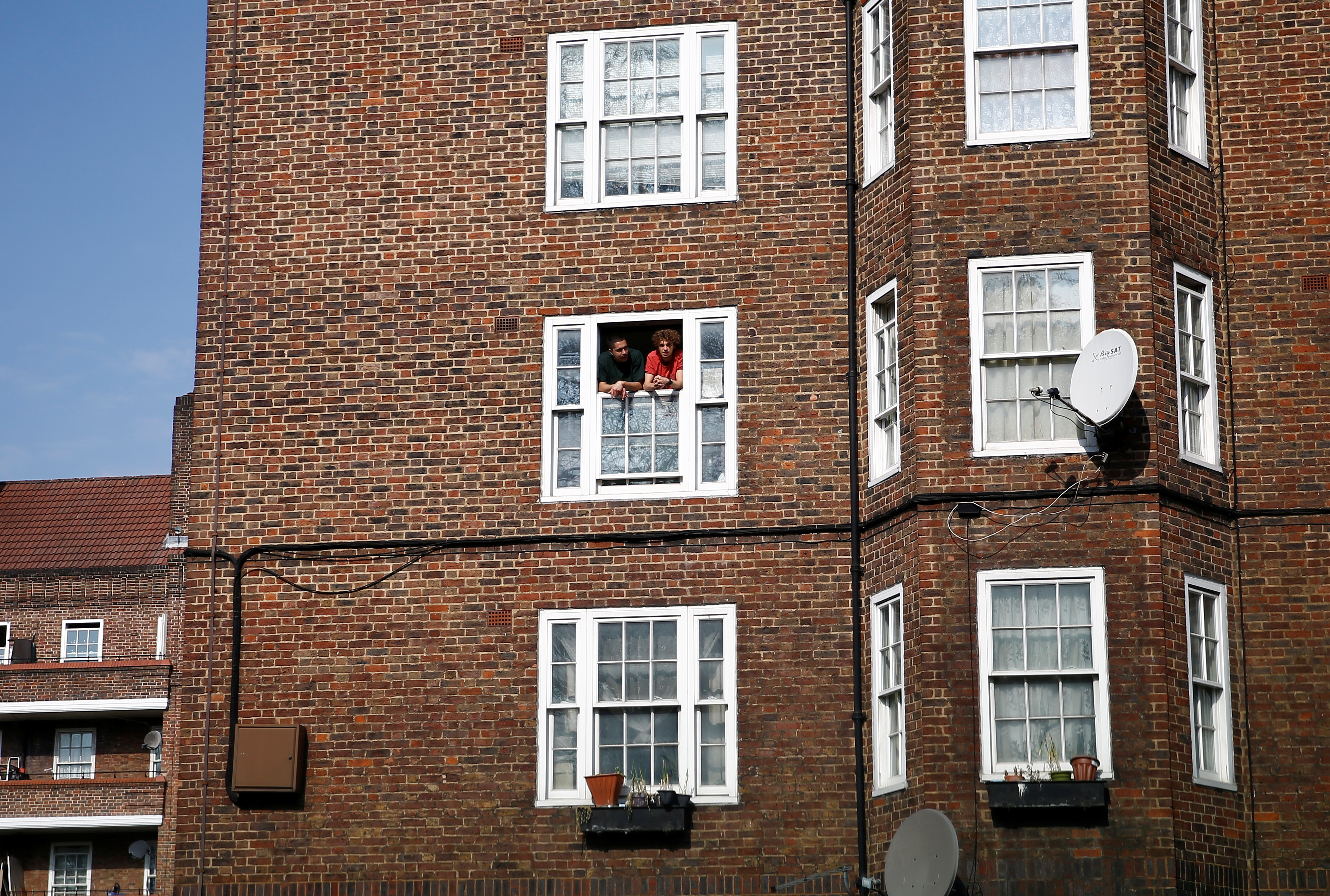 Back To The City Brits Scramble For City Apartments Reuters