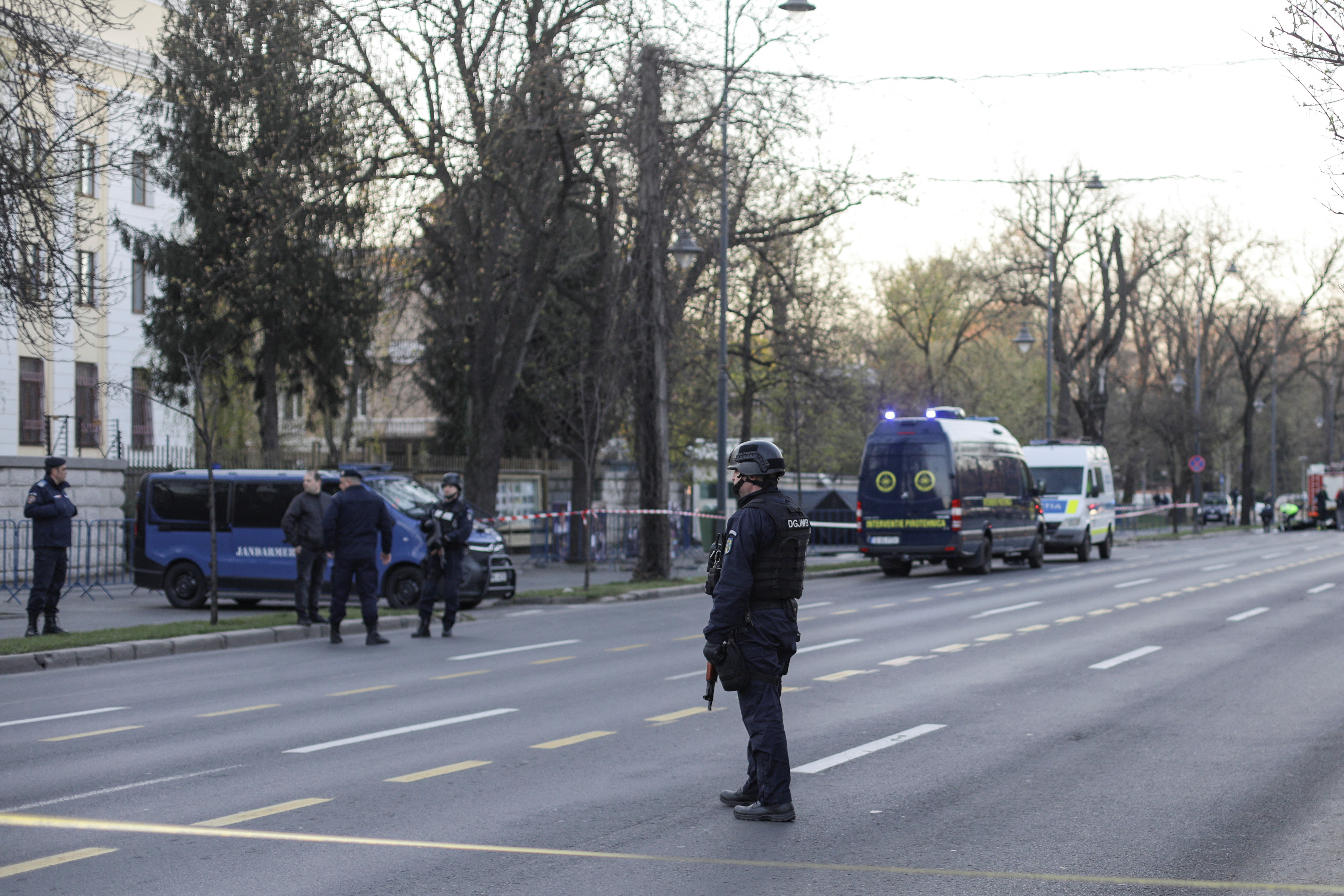 A man crashed his car in the gate of the Russian Embassy in Bucharest