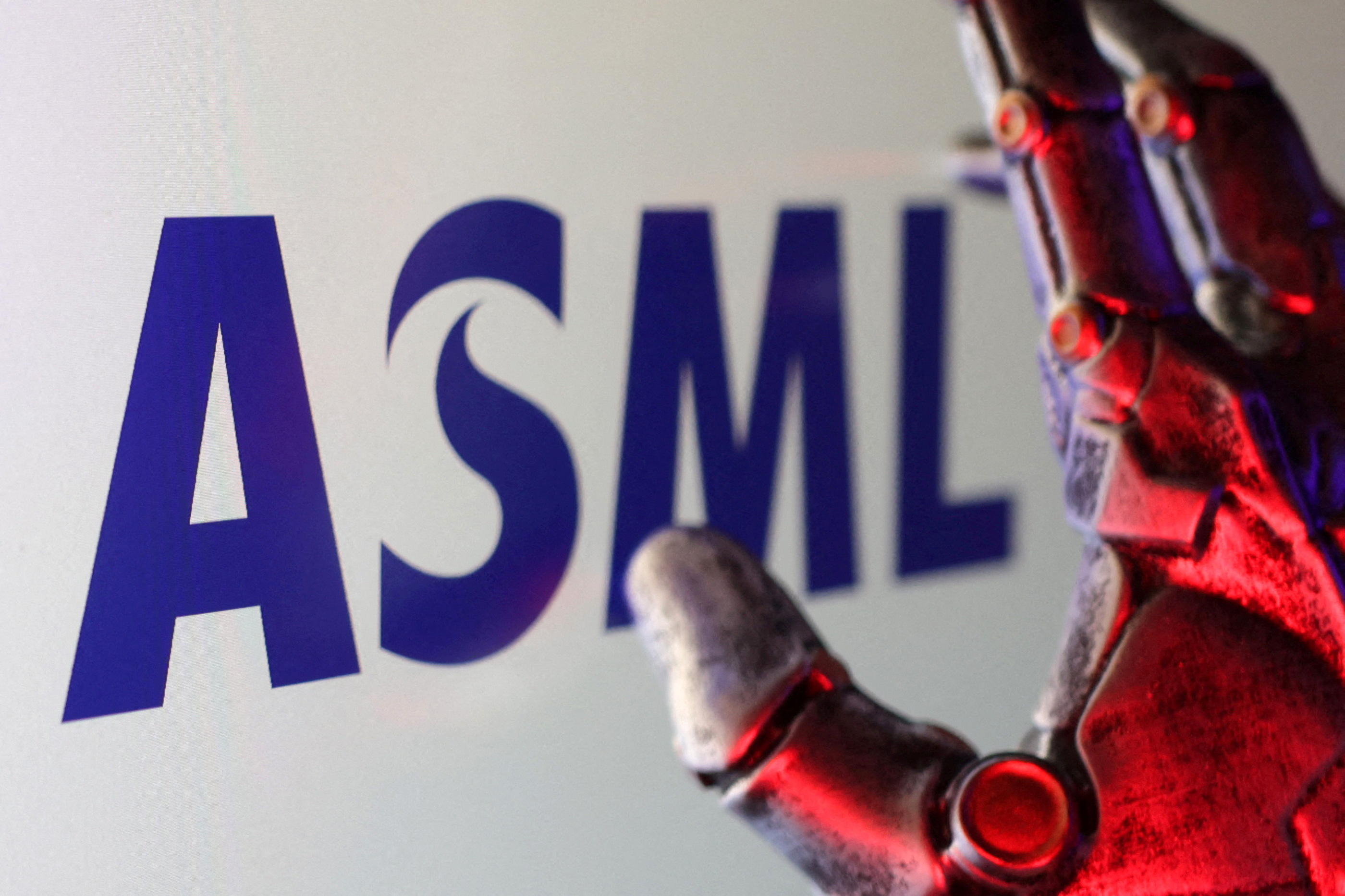 Global AI rush helps ASML beat orders estimates, but China outlook dims |  Reuters