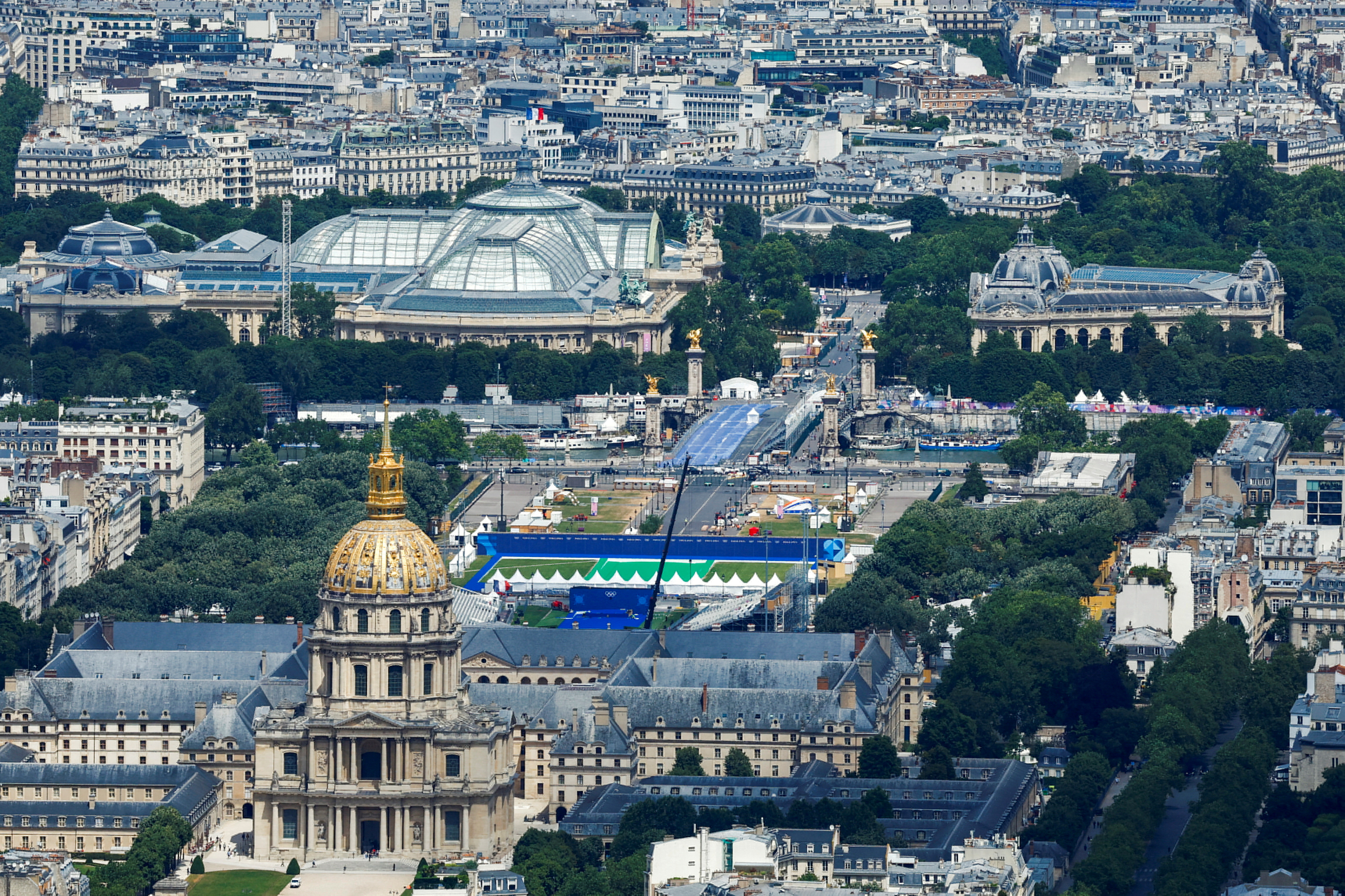 Paris H๏τel operators cut prices in last-ditch attempt to lure Olympics  travelers | Reuters