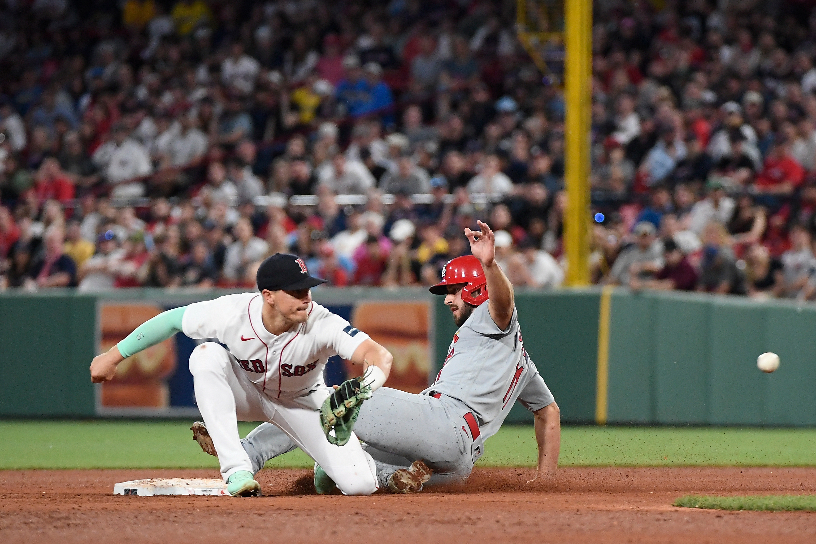 Pinch-hit homer helps Cardinals rally past Red Sox