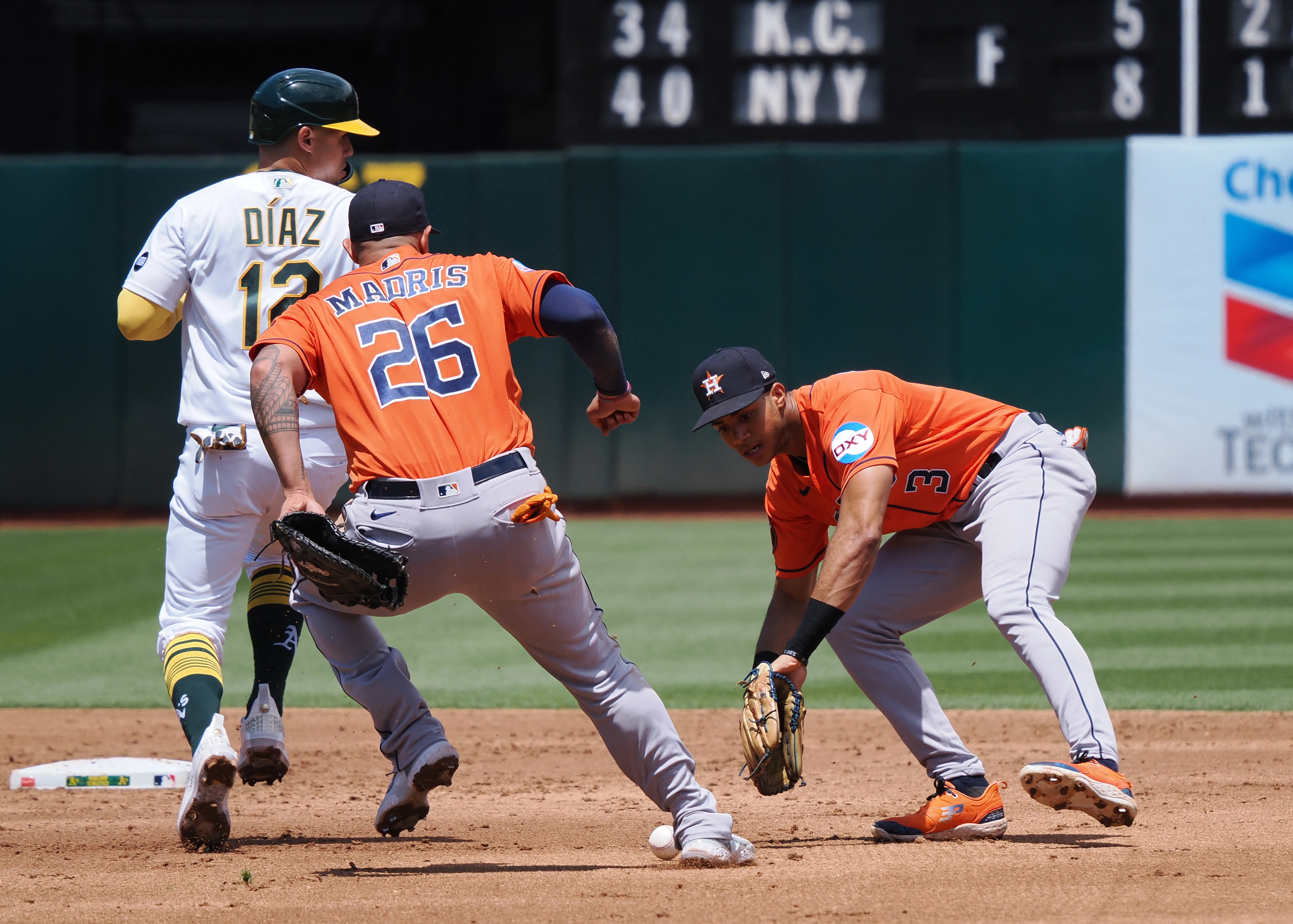 Mauricio Dubón's homer in the ninth inning lifts Astros past A's 3-2