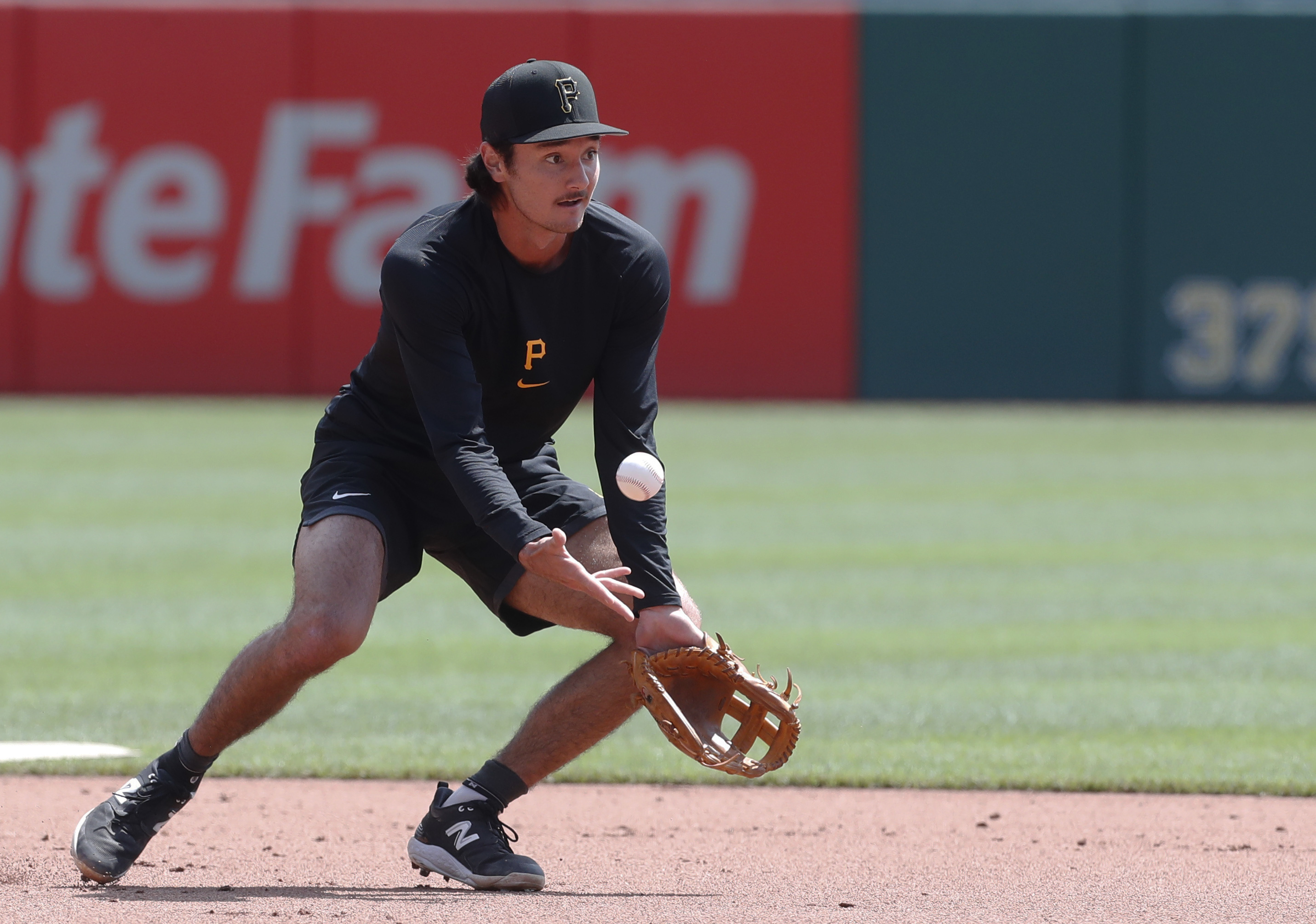 MLB: Pittsburgh Pirates rally to defeat Philadelphia Phillies