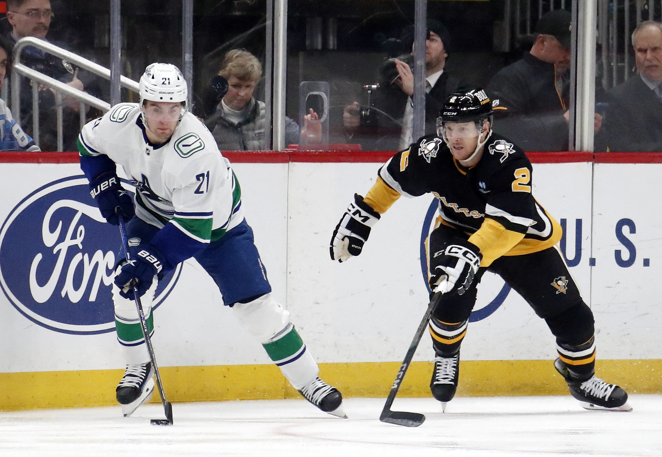 Elias Pettersson's 2nd Goal Of Game Lifts Canucks Over Pens | Reuters