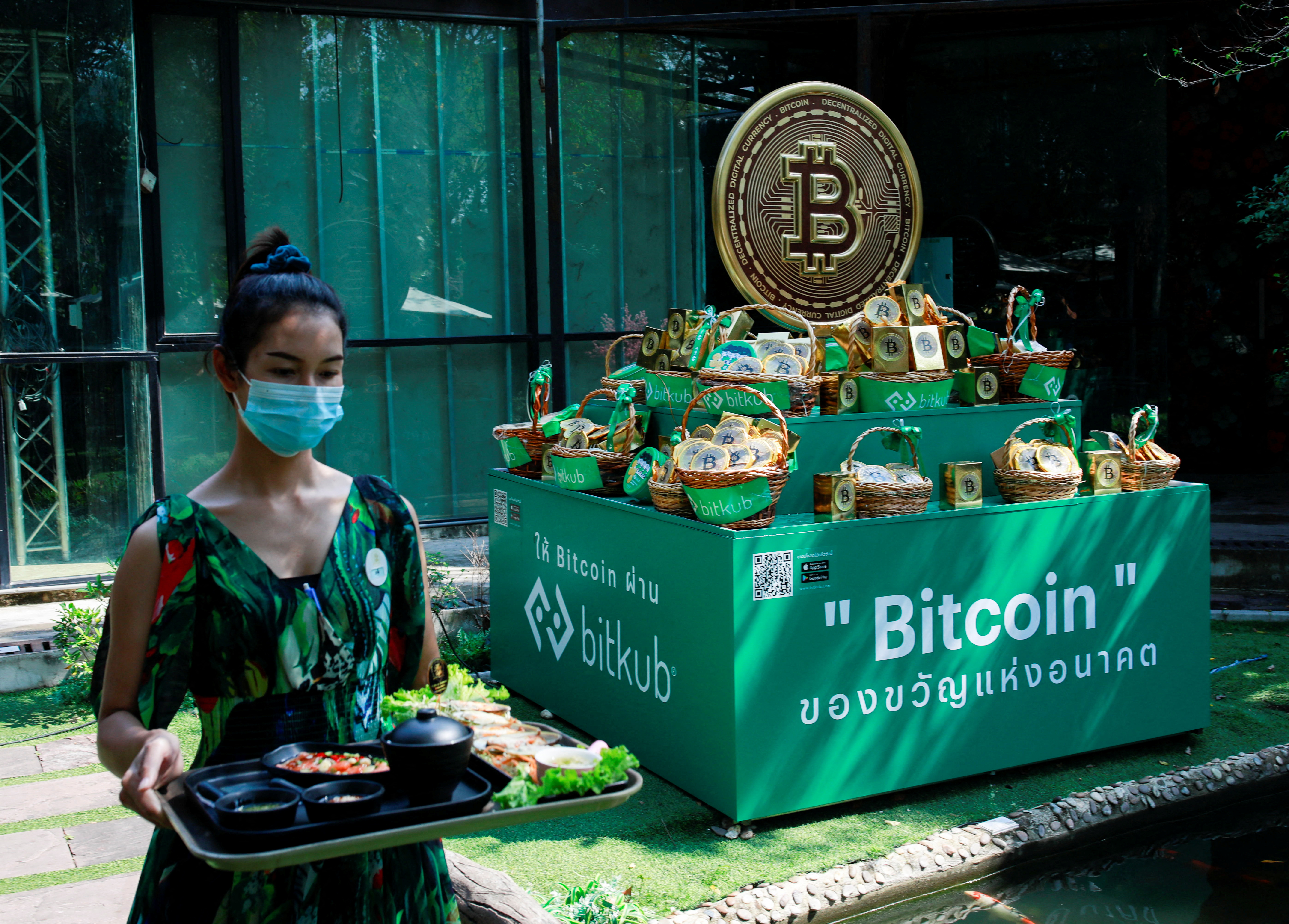 Thai cafe serves up crypto advice with coffee and cake | Reuters
