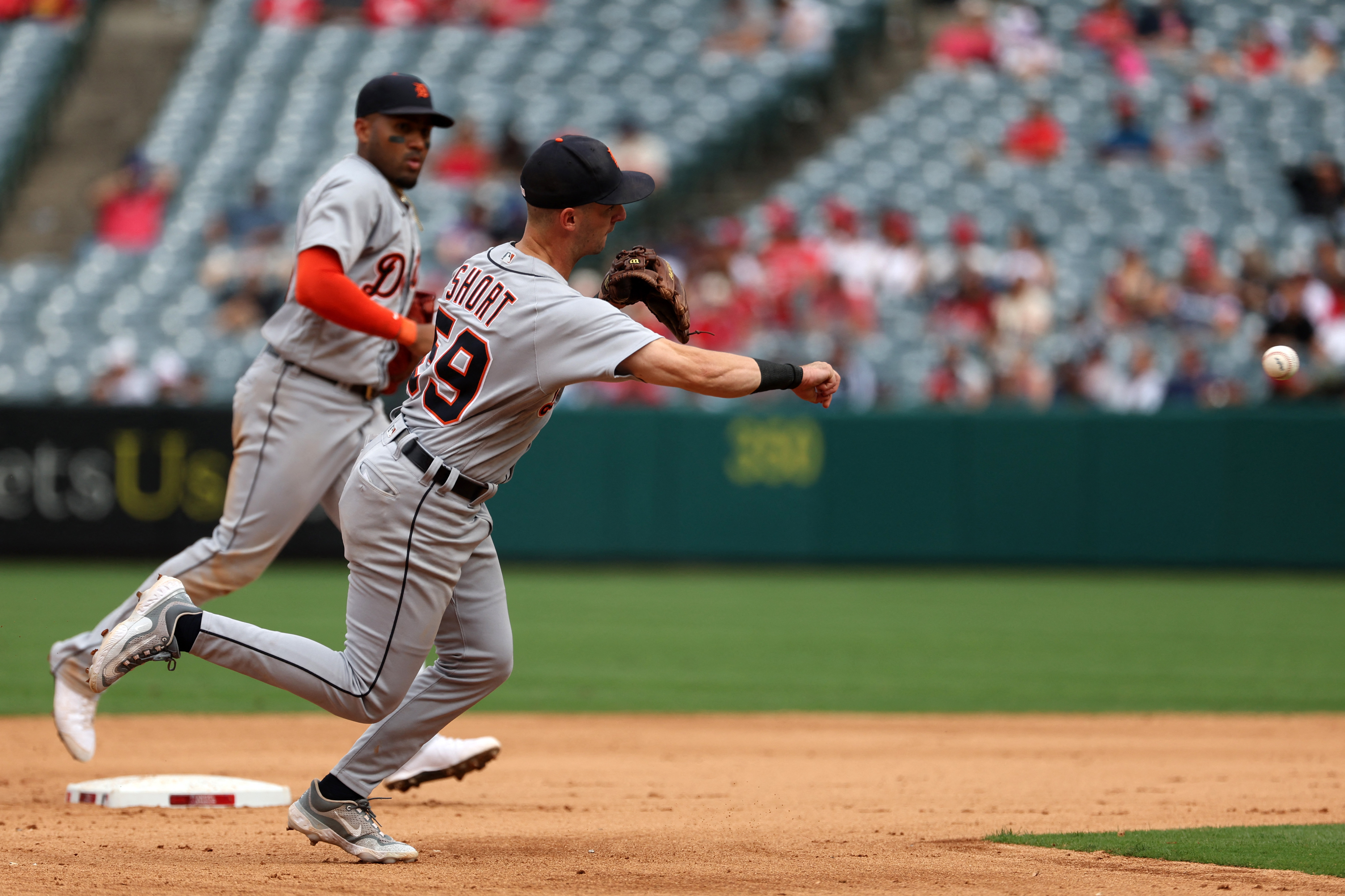 Rogers homers twice as Tigers complete sweep of Angels – The