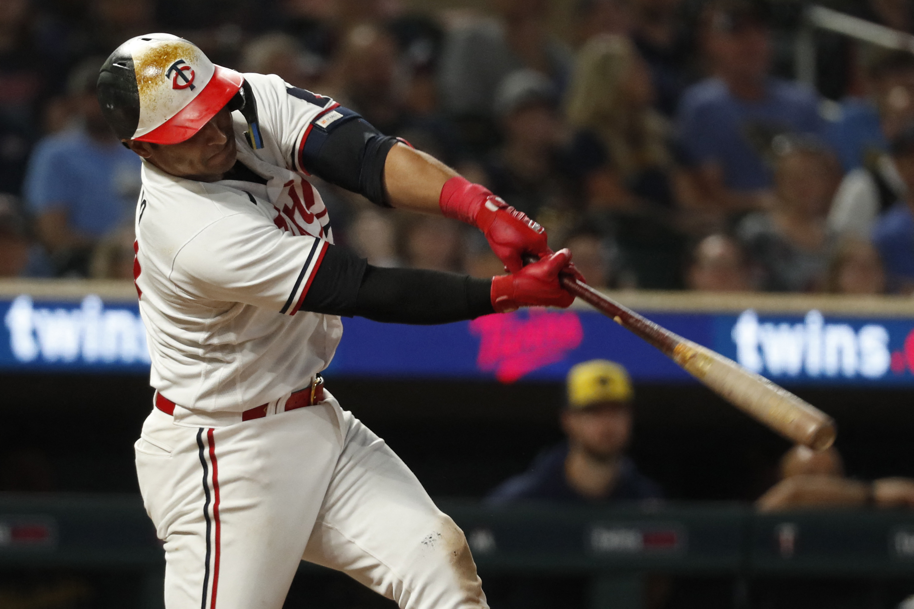 Carlos Correa's walk-off homer caps Twins' rally past Brewers for 7-5 win