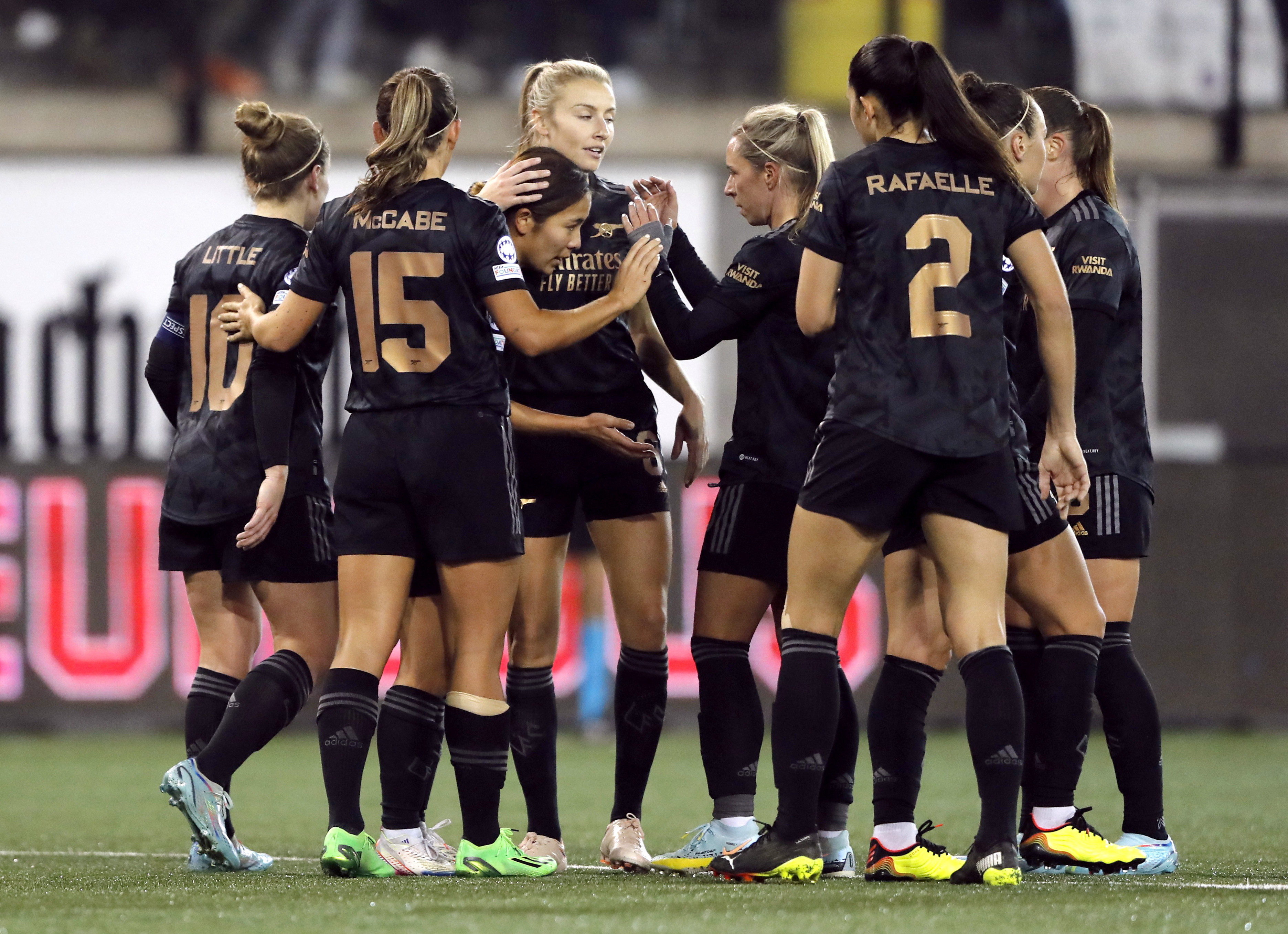 Arsenal Women acknowledge lack of diversity in team photo