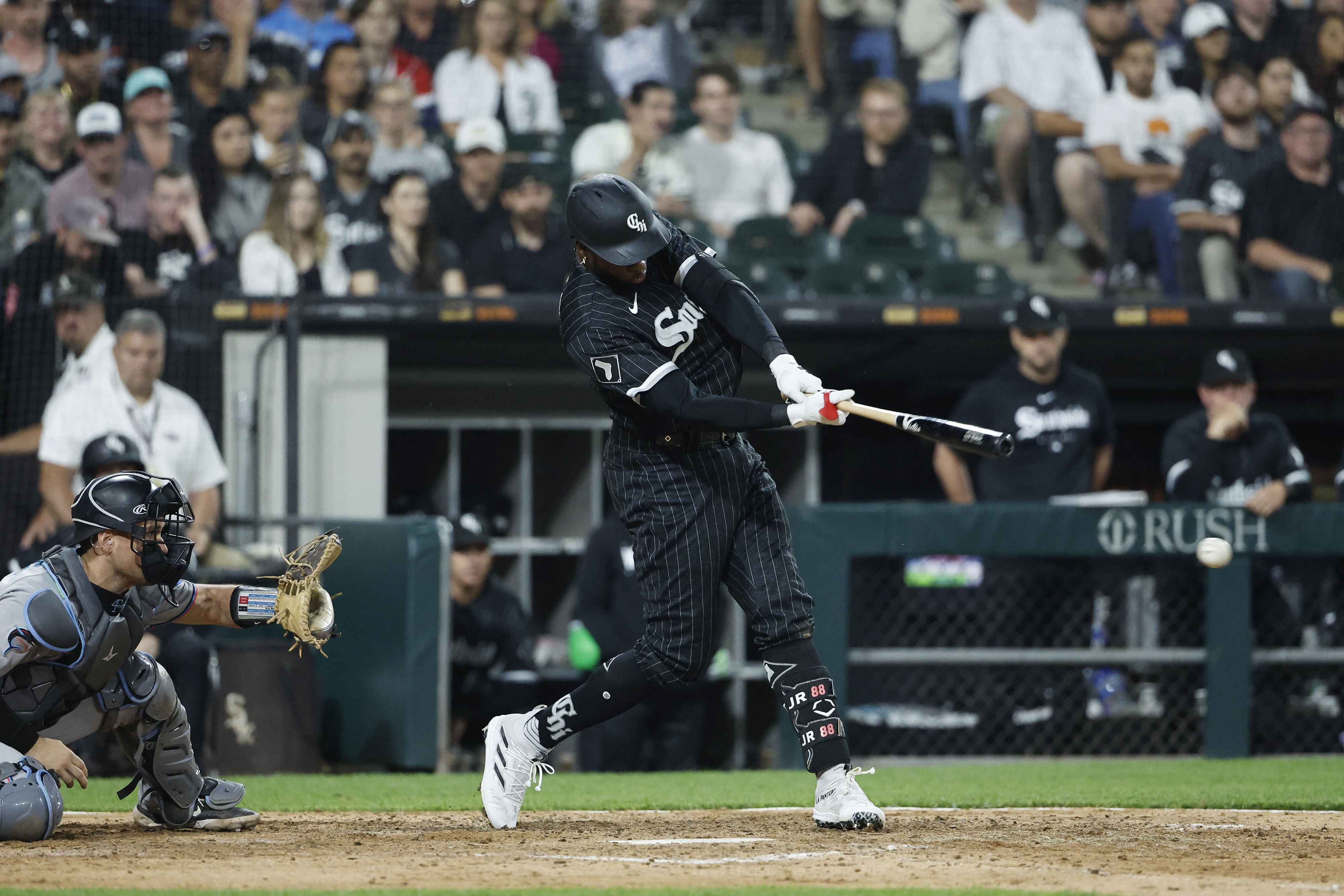 Luis Robert Jr.'s walk-off single gives Chicago White Sox their 6th win in  last 7 games to stay 3½ games out of 1st in AL Central