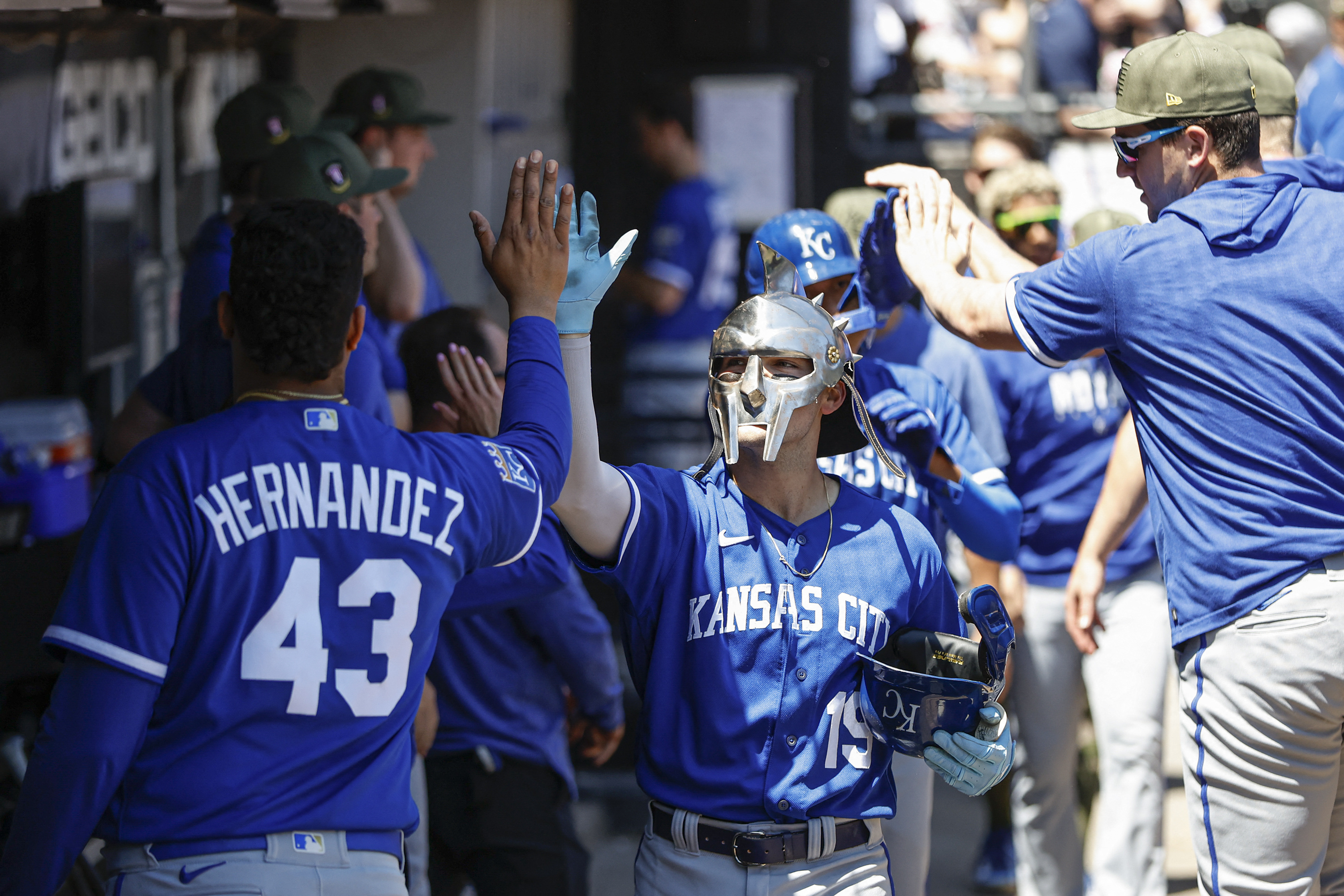 Romy Gonzalez, Lance Lynn lift White Sox past Royals