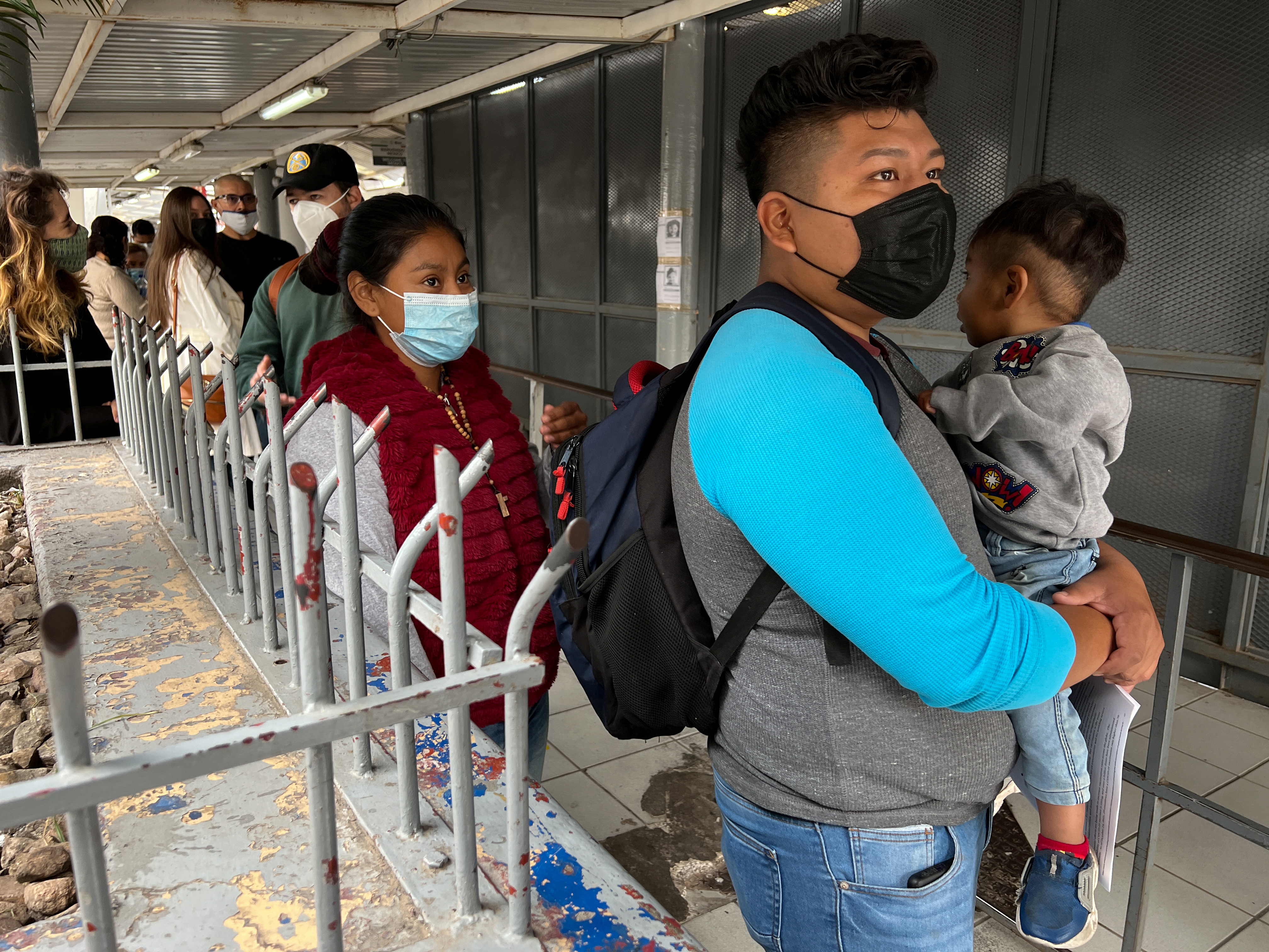 Fully vaccinated migrants attempt to seek asylum in Nogales