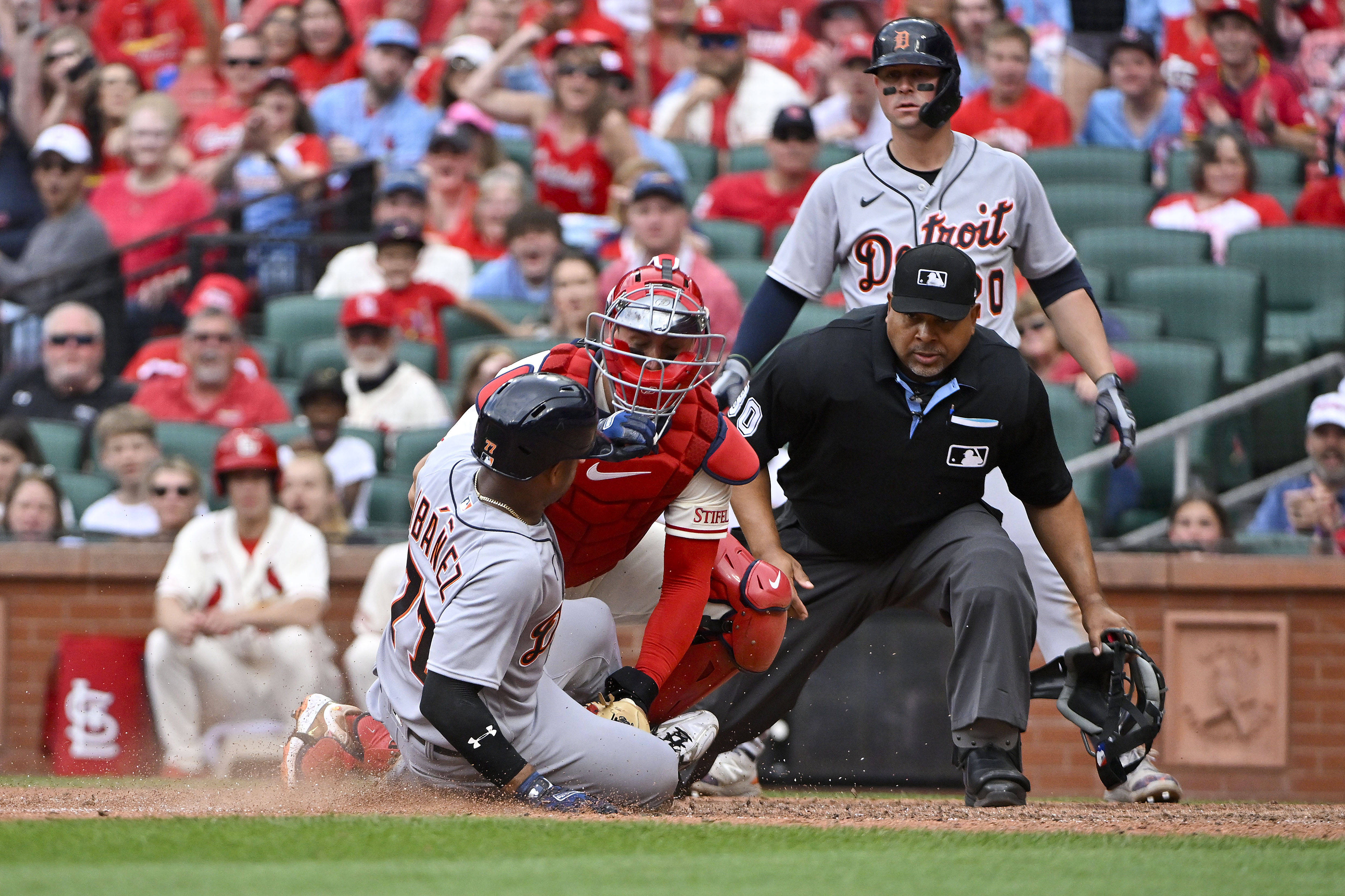 Tigers top slumping Cardinals in 10 innings, 6-5 – The Oakland Press