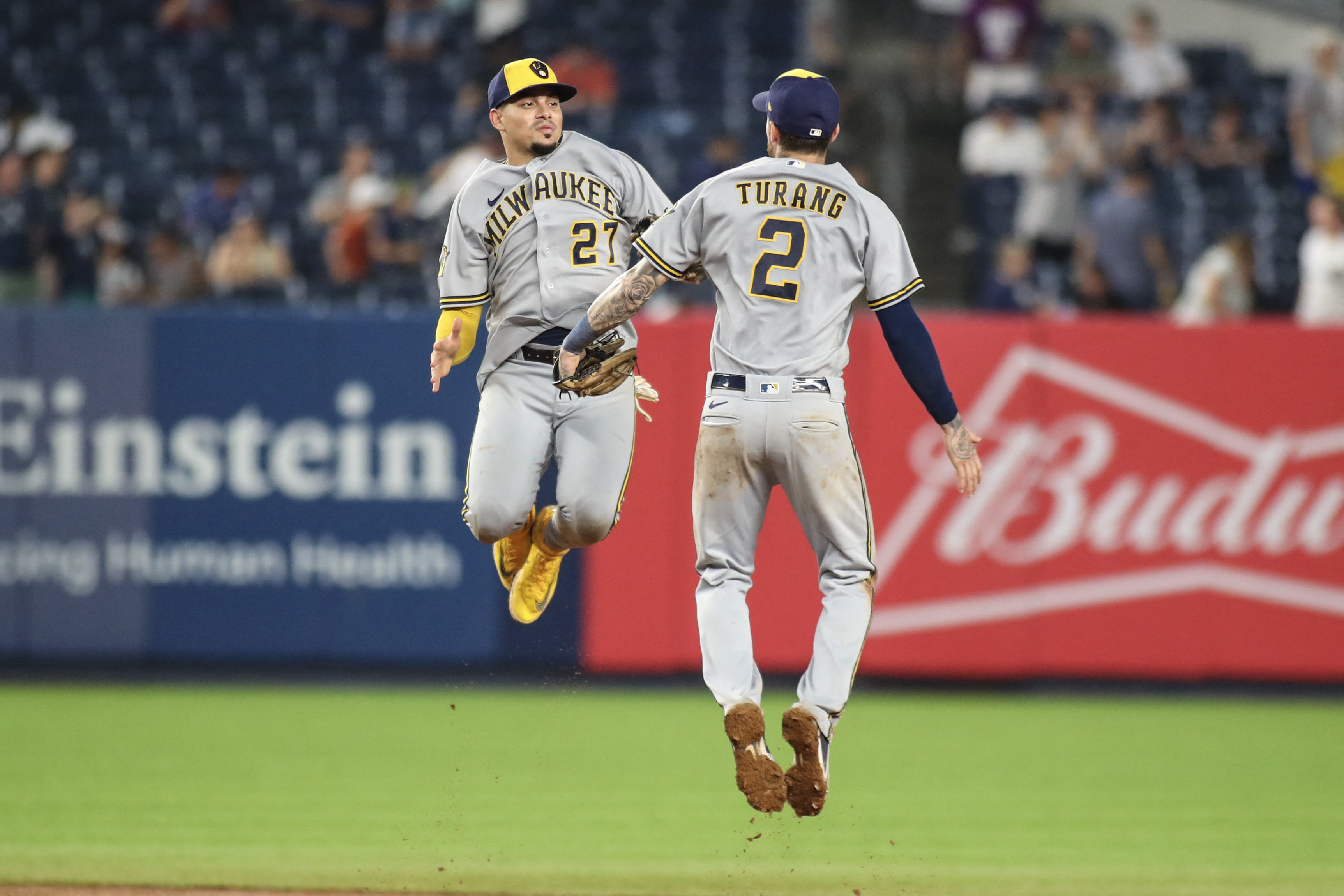 FLY THE L! Milwaukee Brewers are NL Central Champs