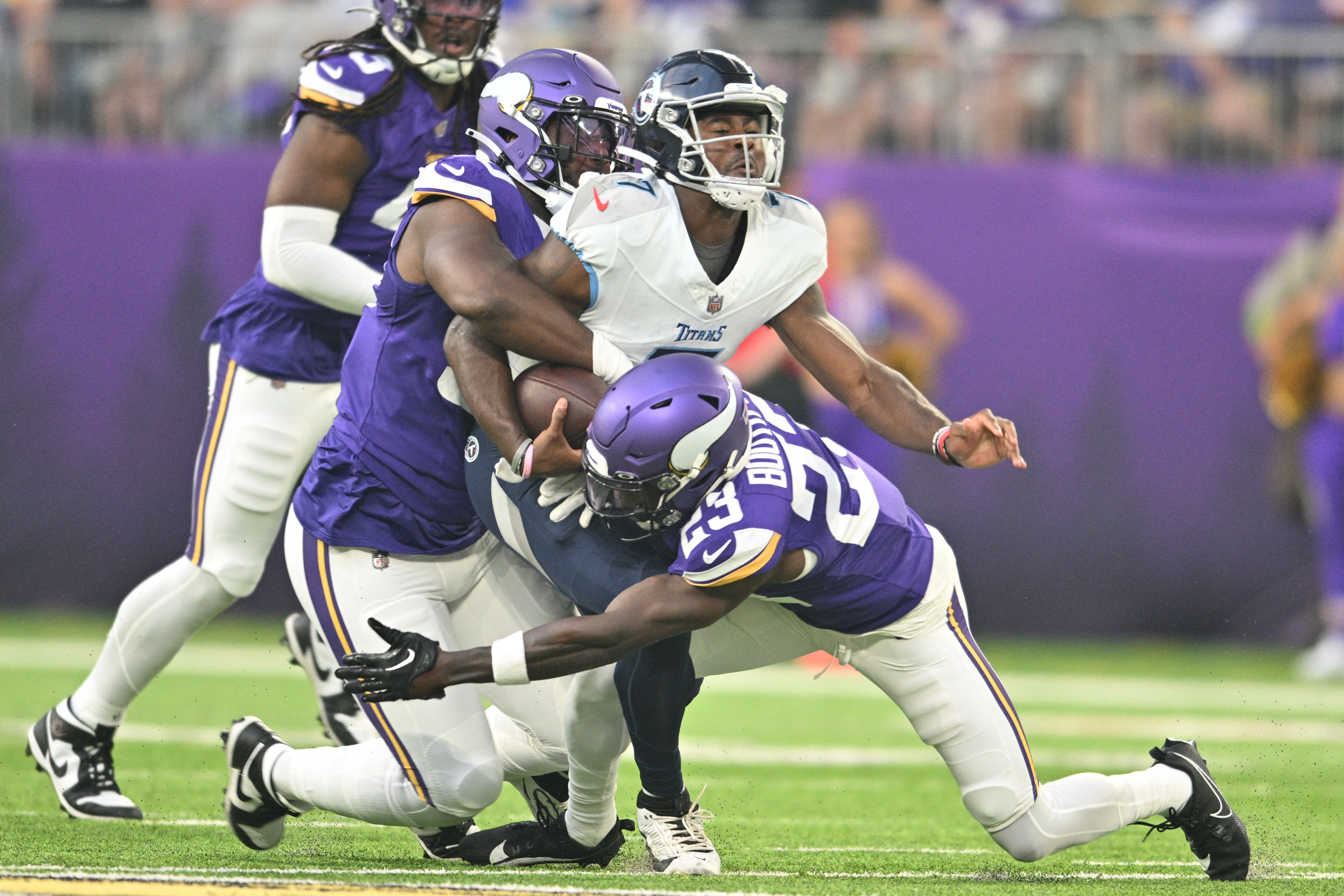 Titans Leave Minnesota With a 24-16 Win Over the Vikings in