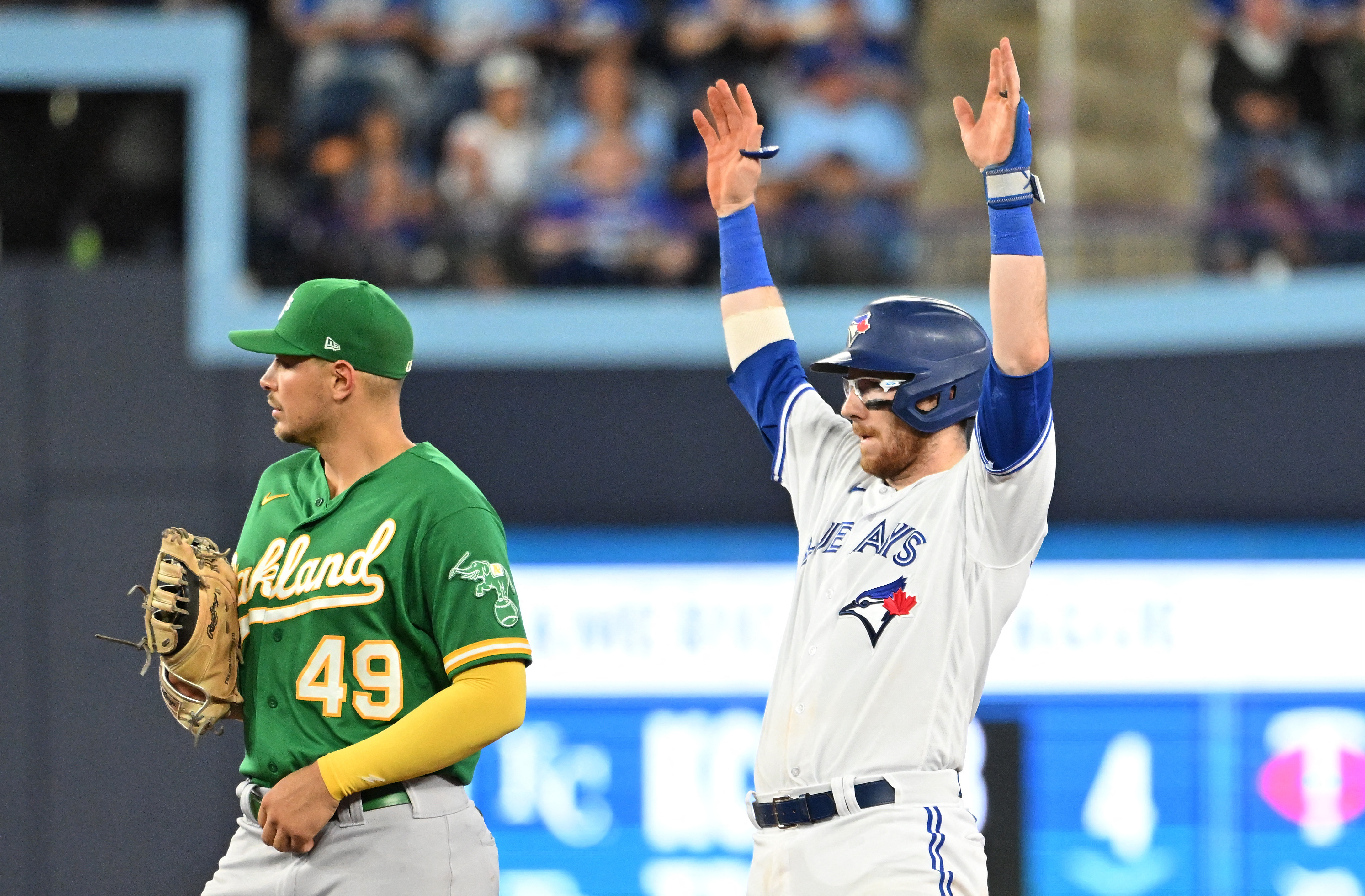 Langeliers hits game-winning HR in 9th as A's beat Blue Jays 5-4 to end  8-game skid MLB - Bally Sports