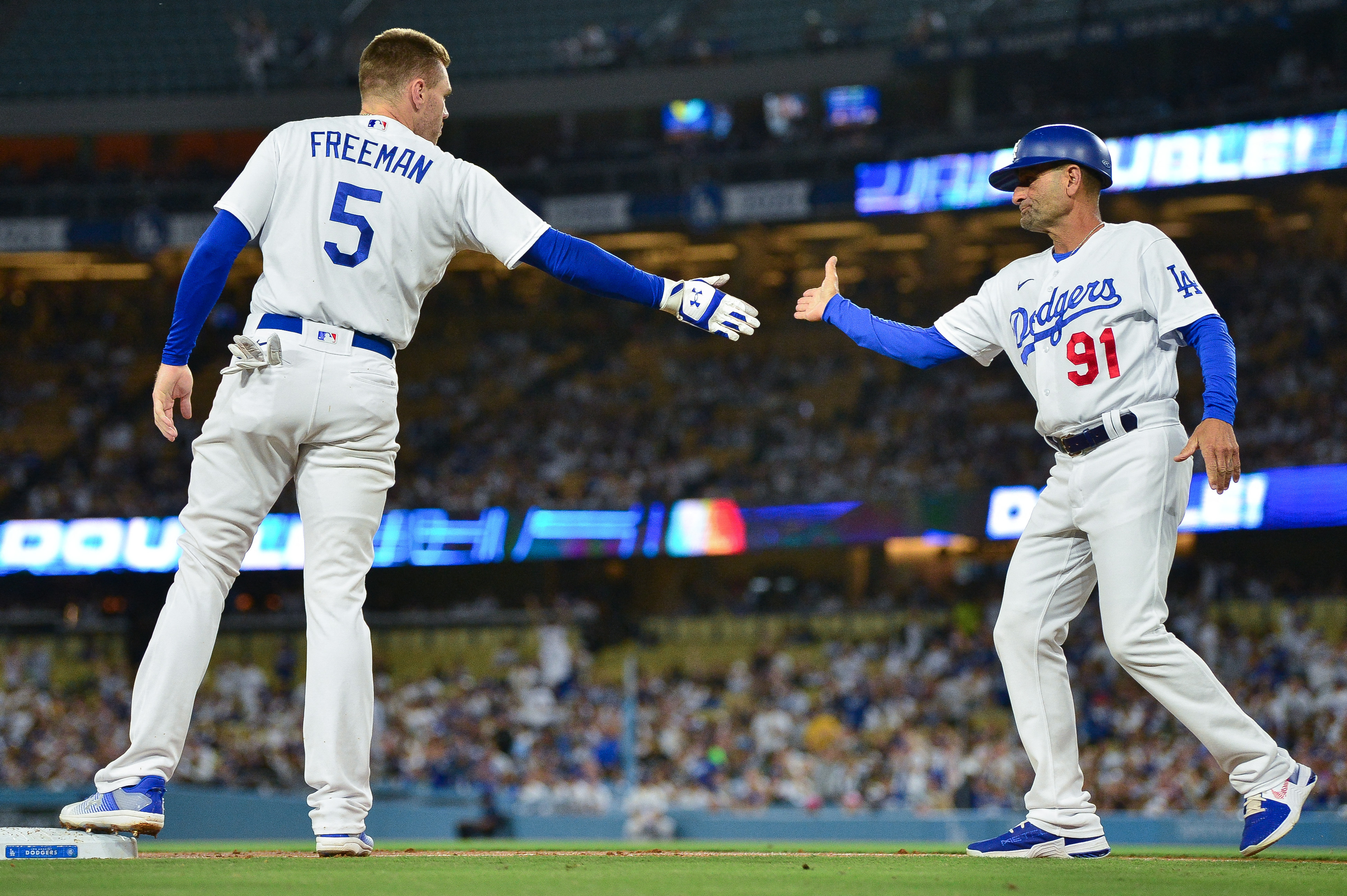 Freddie Freeman sends strong messages to Padres and Dodgers Nation