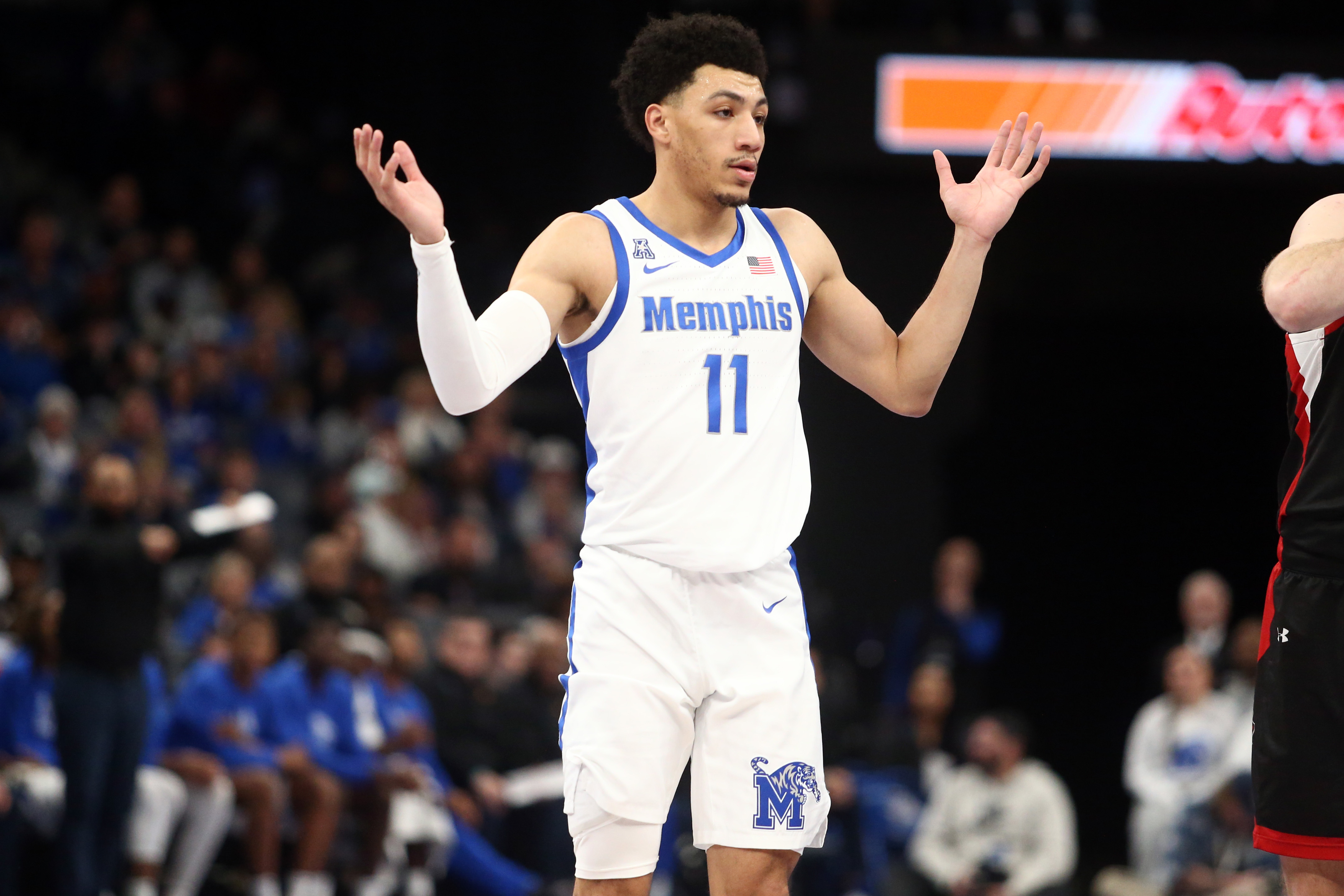No. 19 Memphis knocks off Austin Peay Reuters