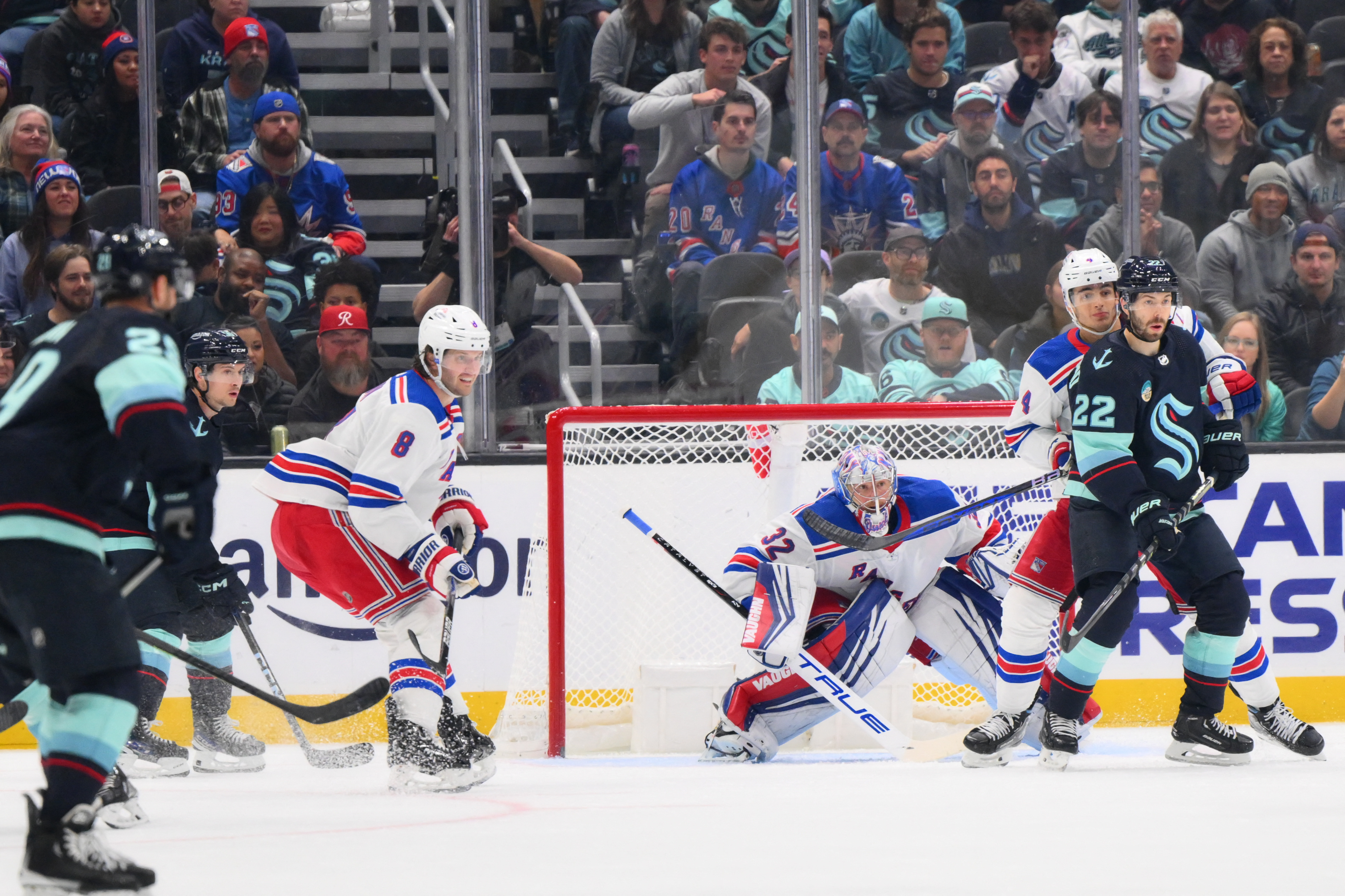 Kings continue surge with Stadium Series win over Sharks