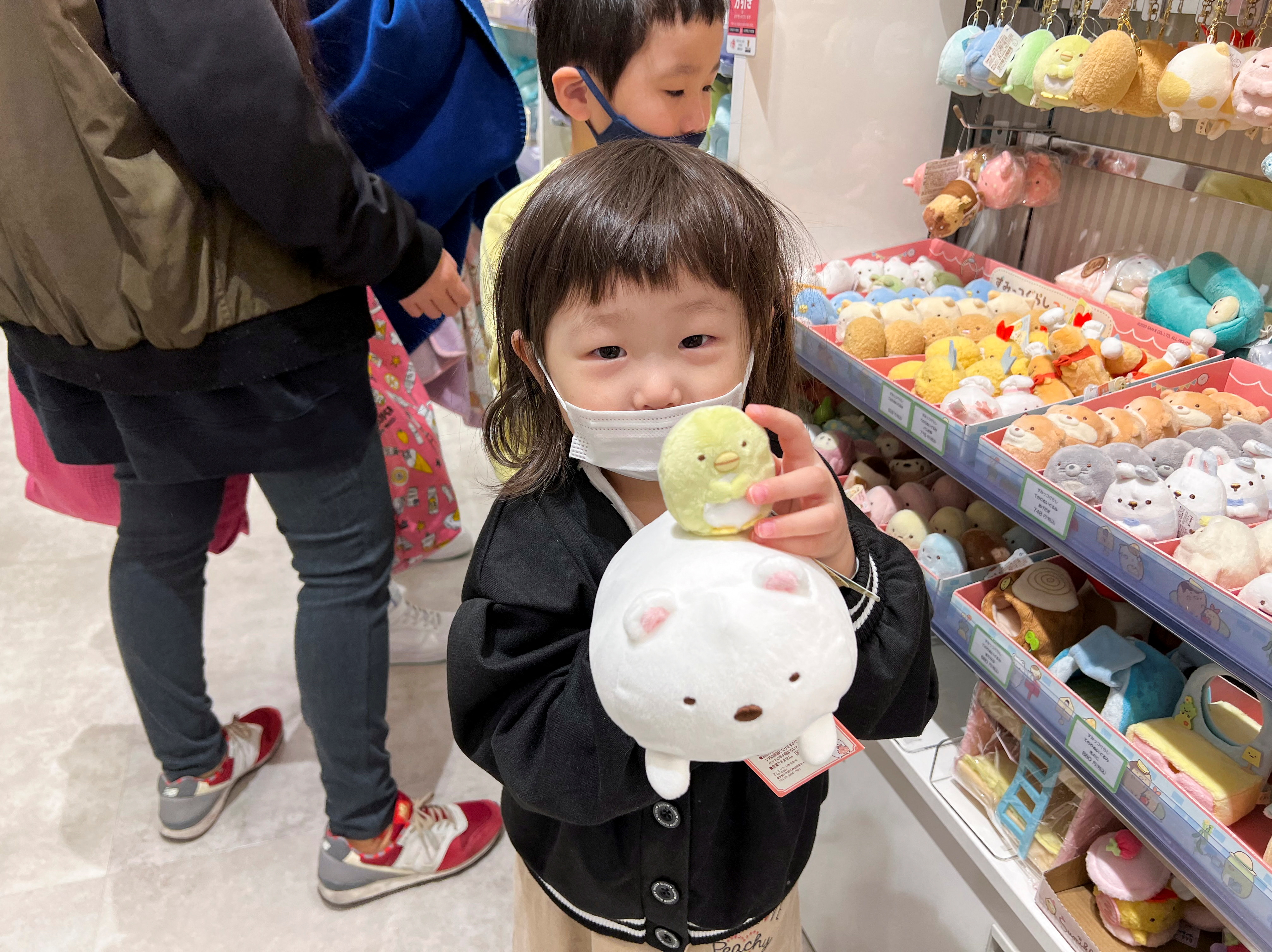 Children of Keiki Nambu and his wife Takako enjoy shopping in Tokyo