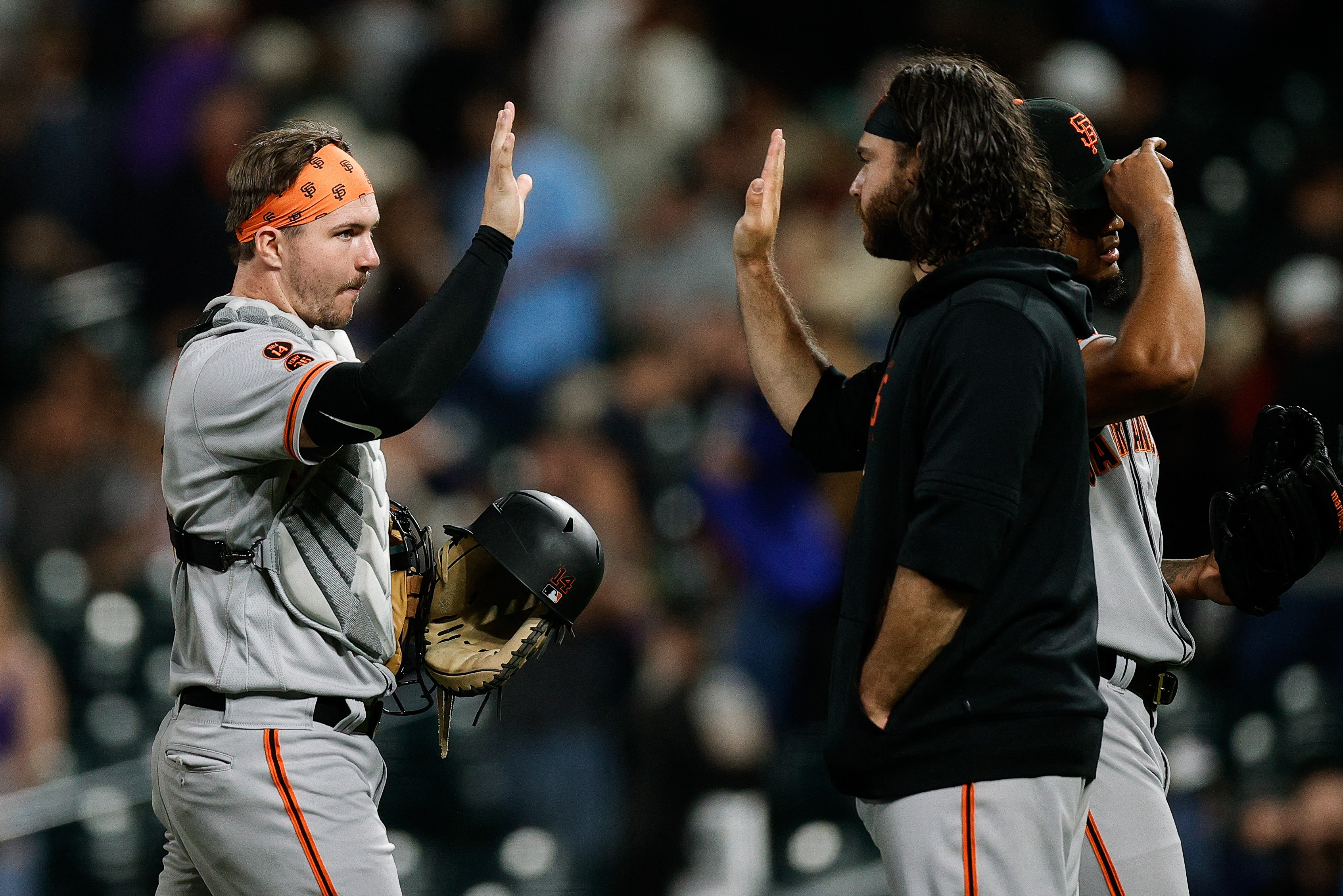 Giants overcome four-run deficit to beat Rockies