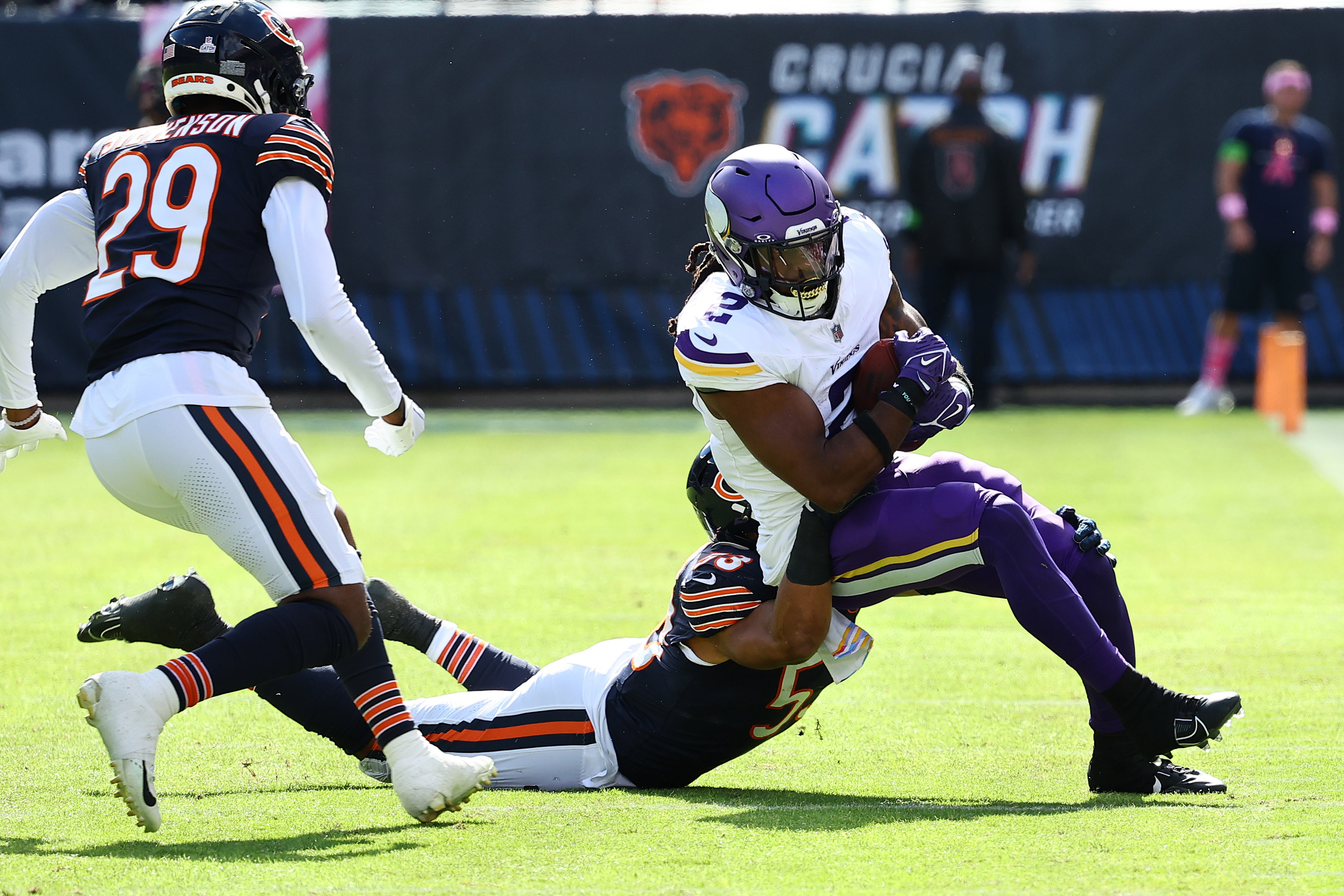 Bears Lose QB, Fall To Vikings, 19-13 | Reuters