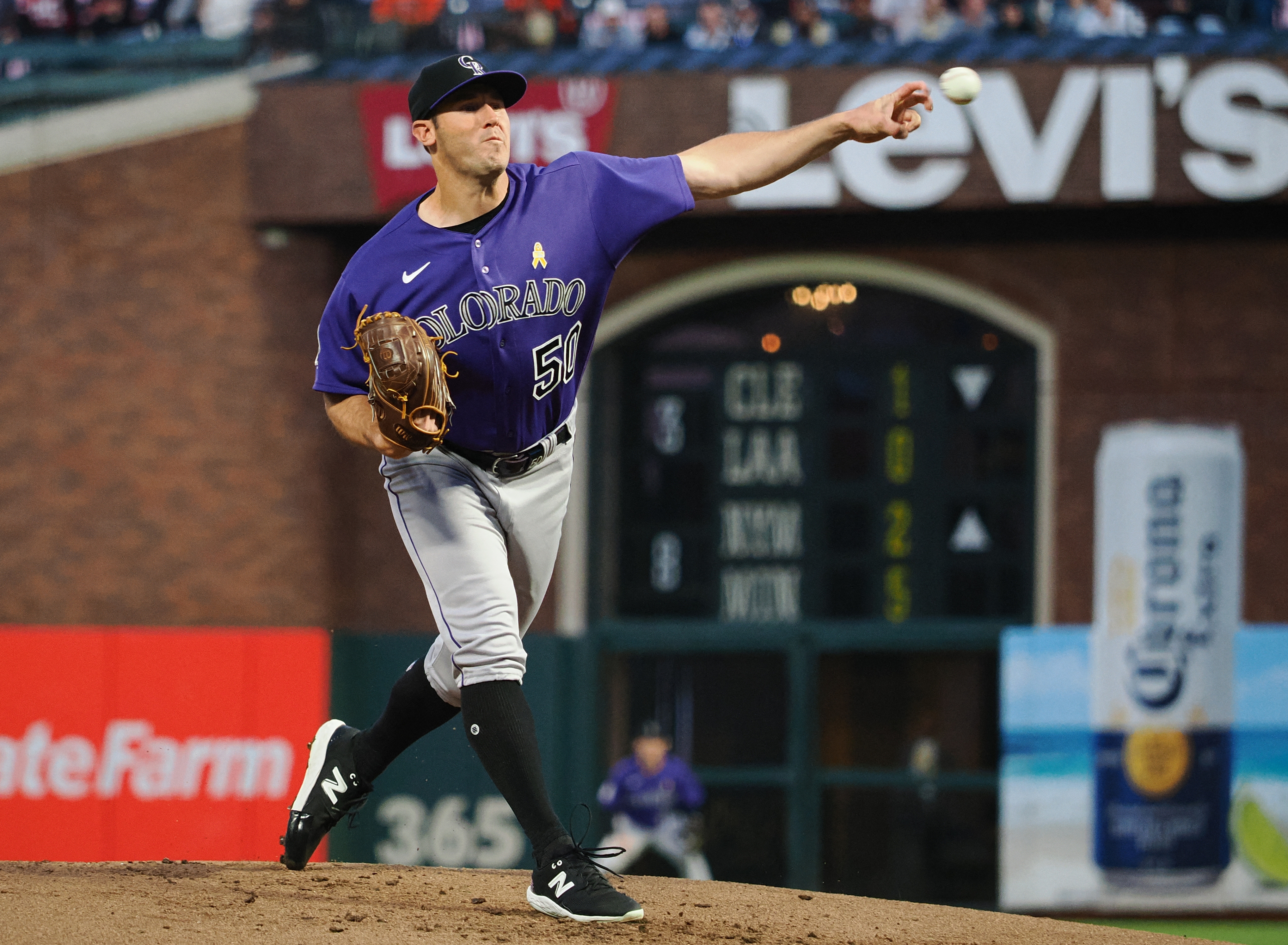 Wilmer Flores draws bases-loaded walk for go-ahead run, Giants come back  twice to beat Rockies 9-8