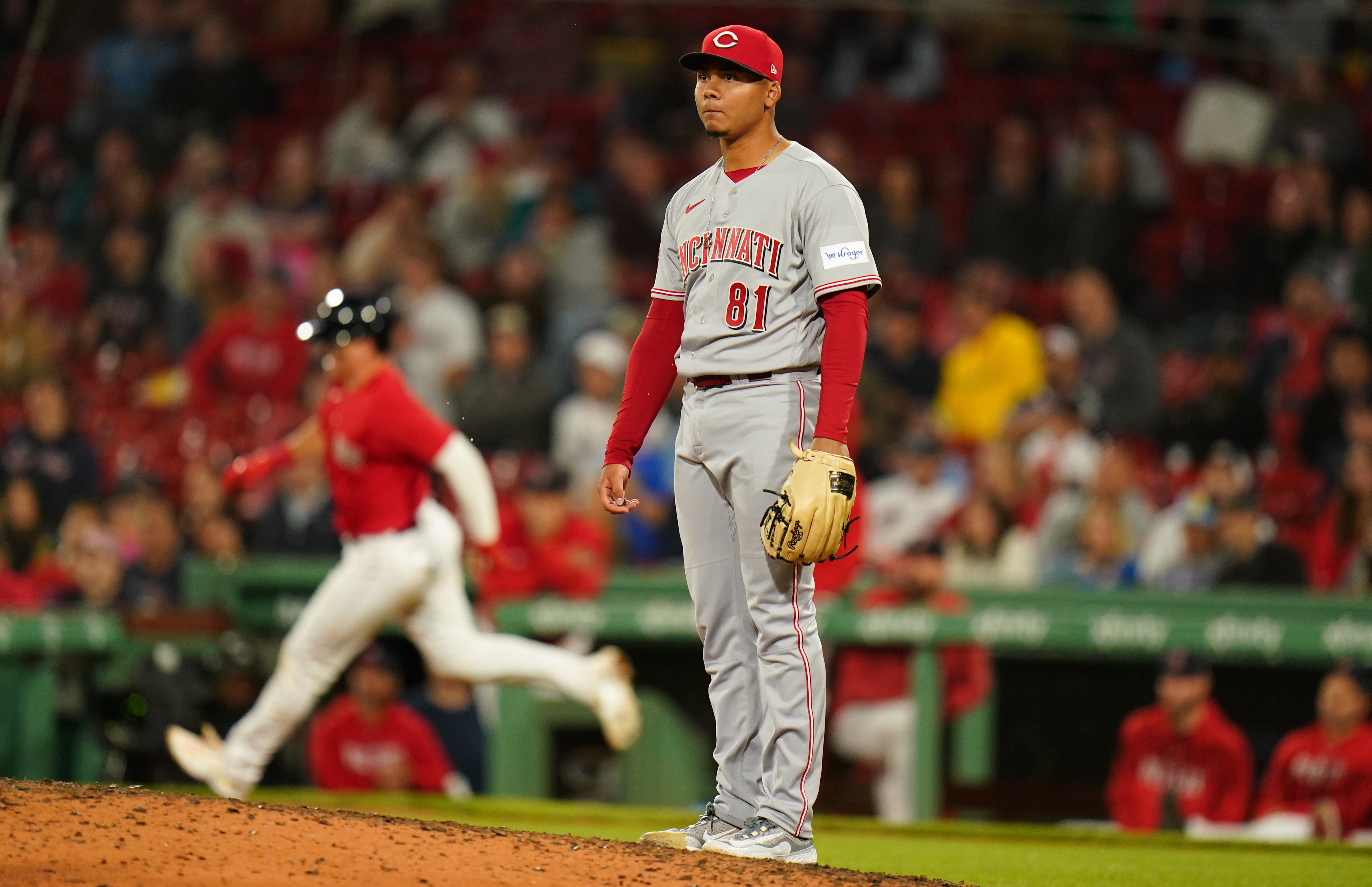 José Iglesias hits grand slam in 10-run inning as Cincinnati Reds win