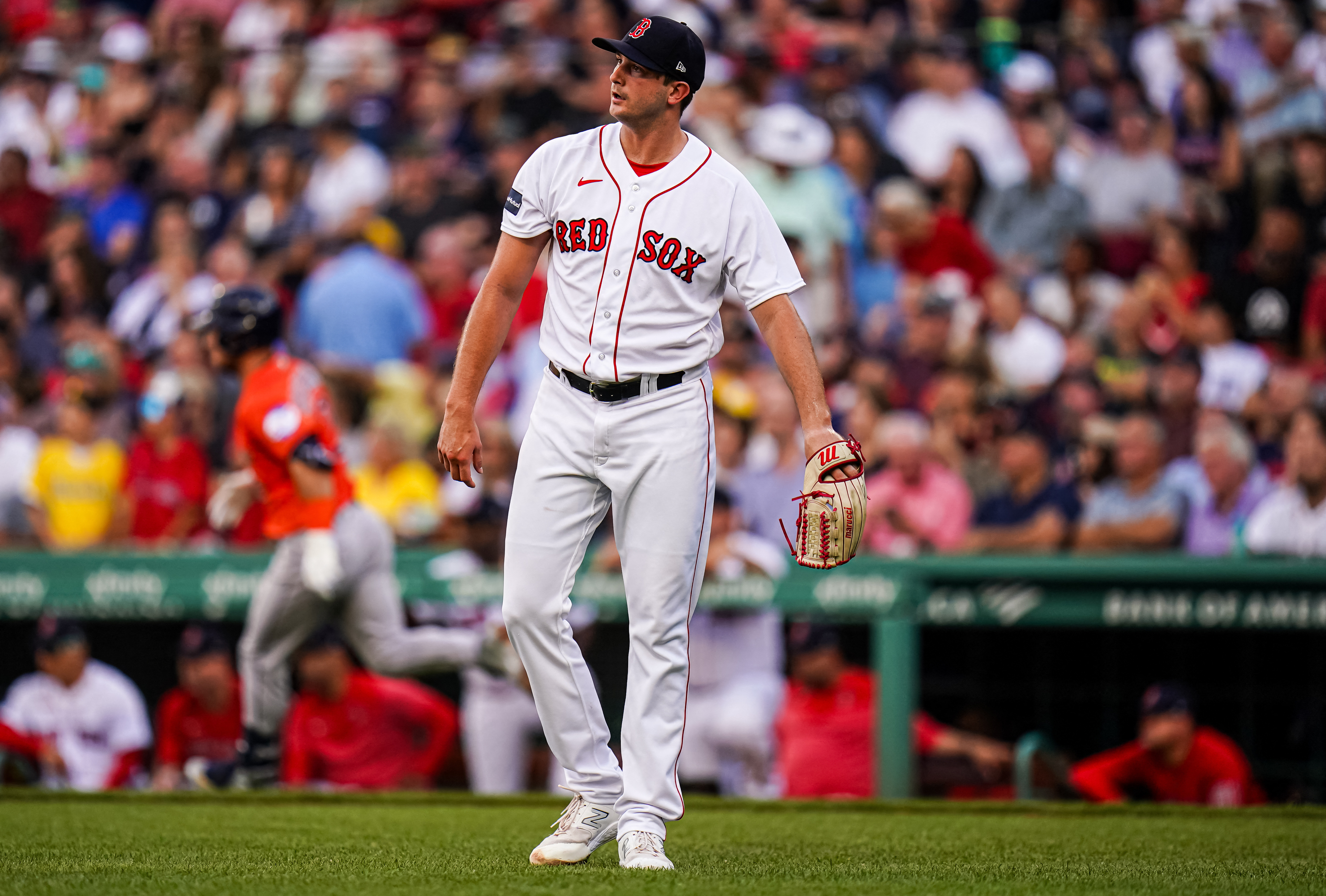 Astros down Red Sox, earn first sweep at Fenway Park