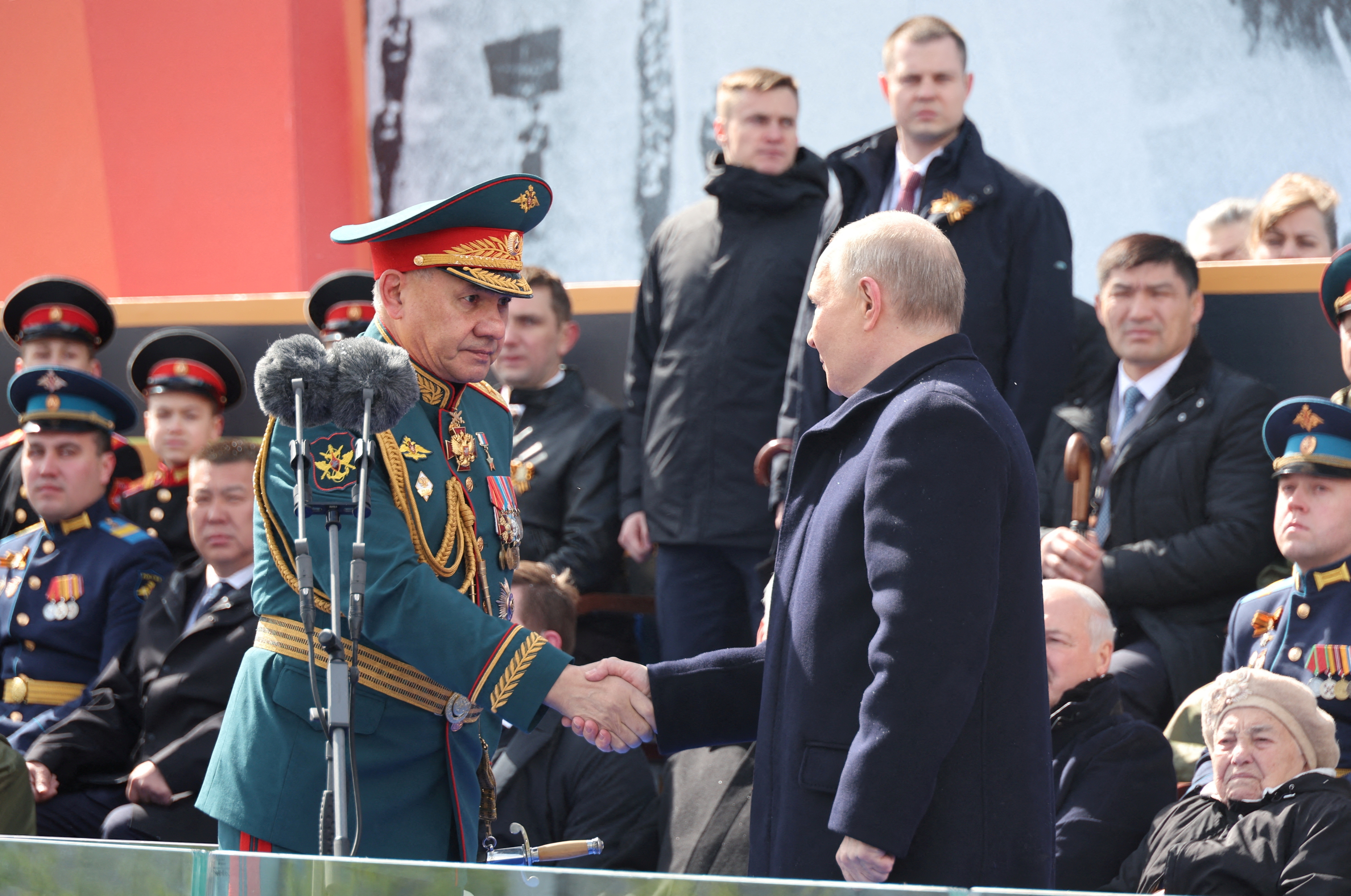 プーチン大統領、ショイグ国防相を交代　後任にベロウソフ氏