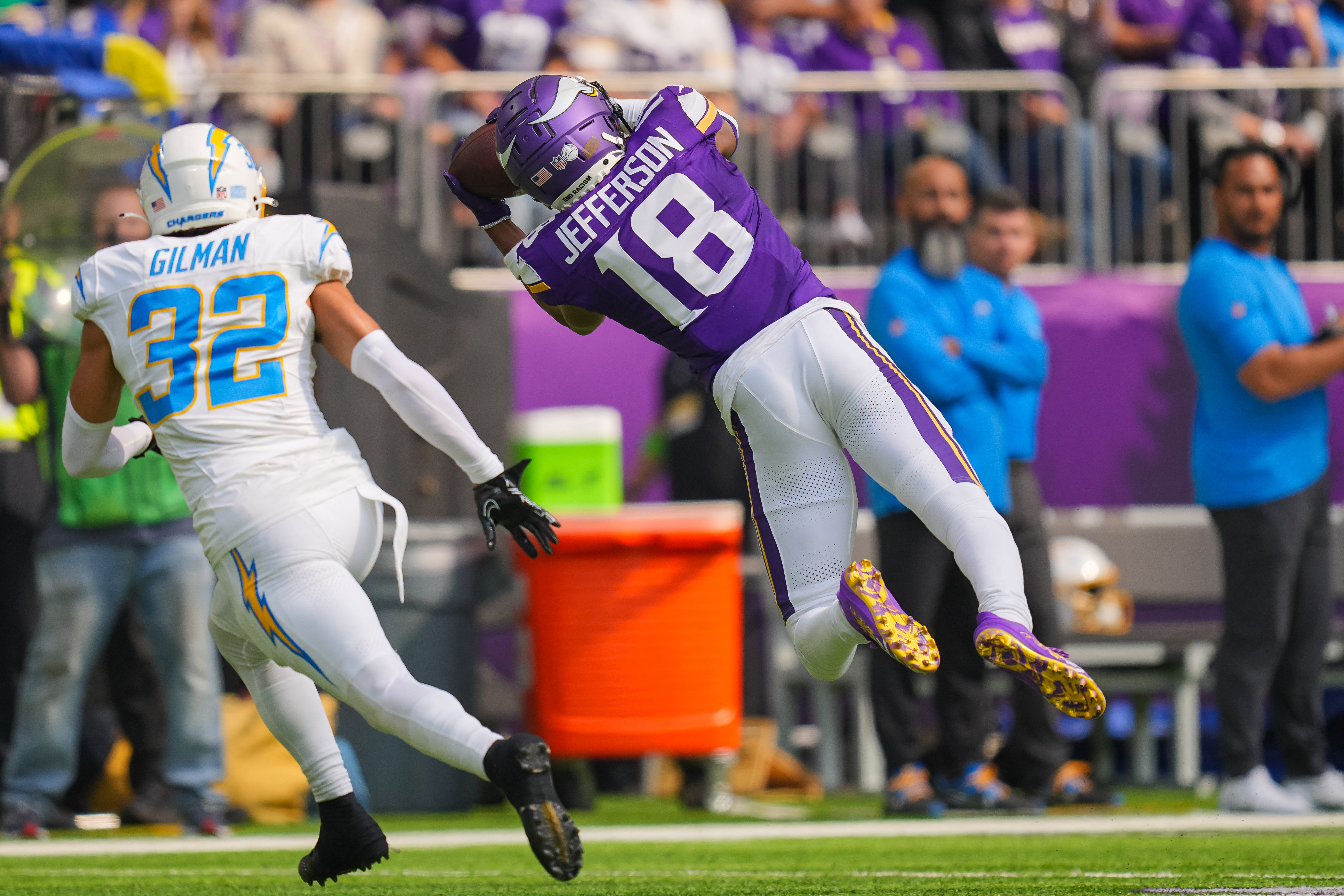 End zone INT gives Chargers 28-24 win over Vikings