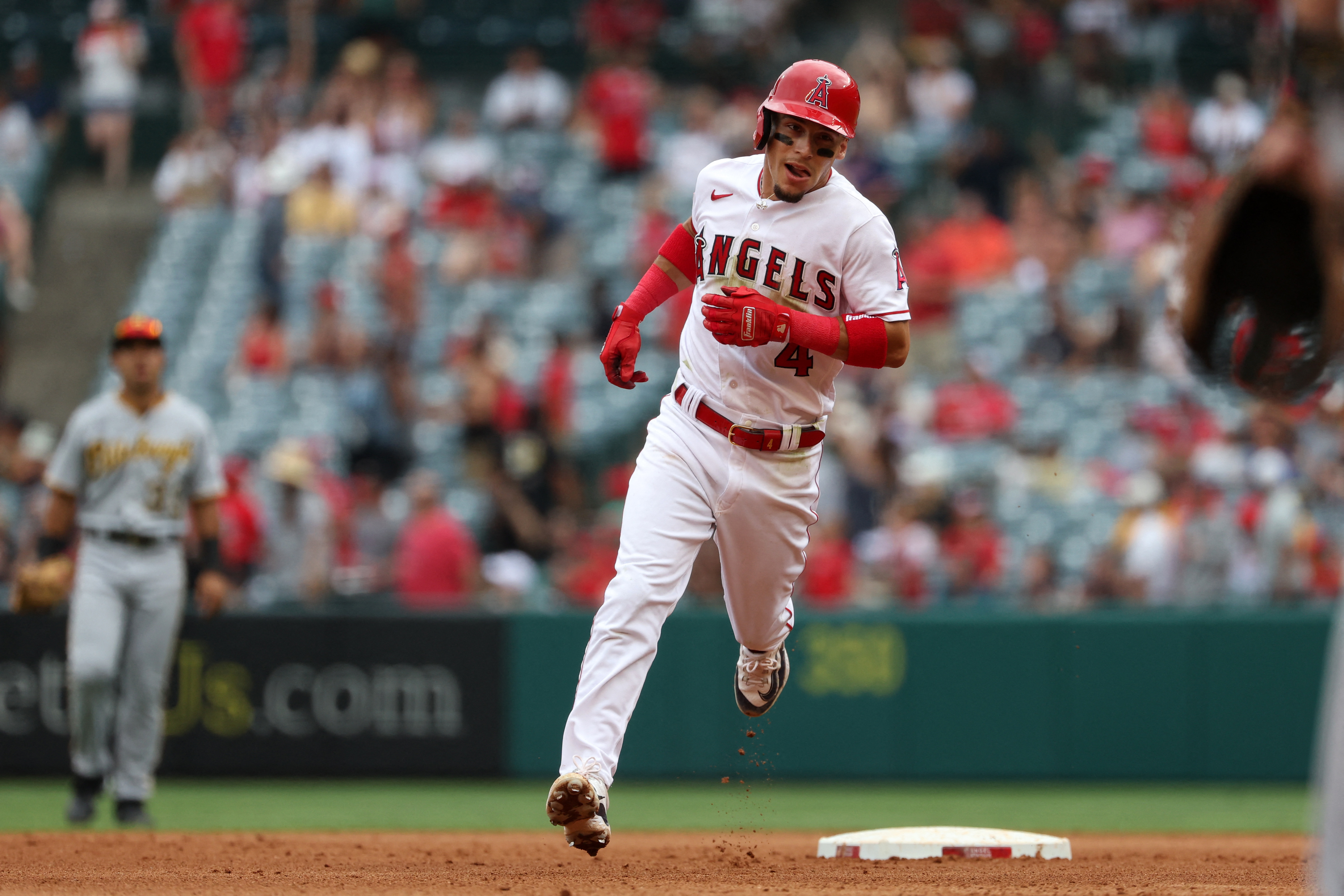 Angels hit four homers in win over Pirates