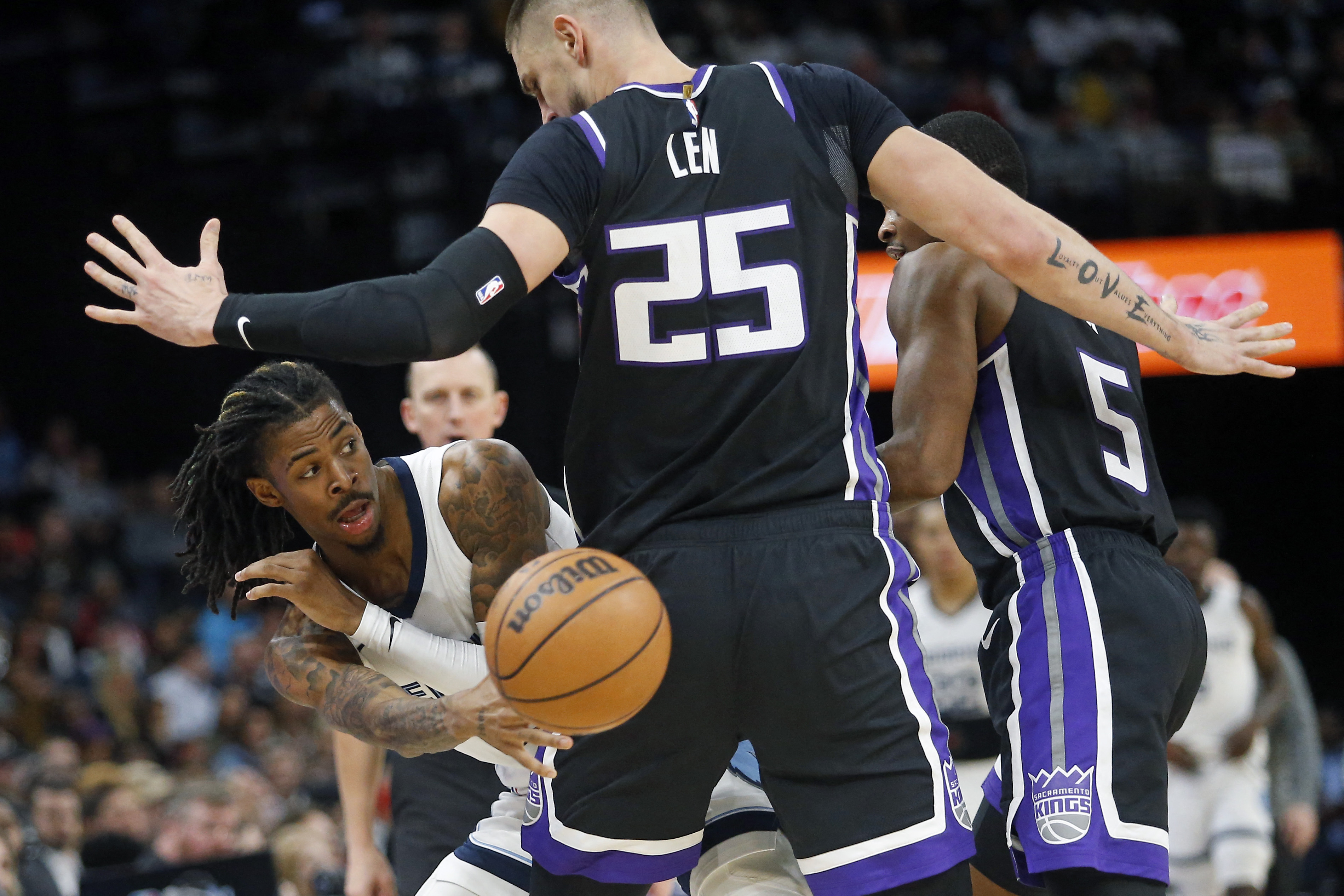 Domantas Sabonis (triple-double) Carries Kings Past Grizzlies | Reuters