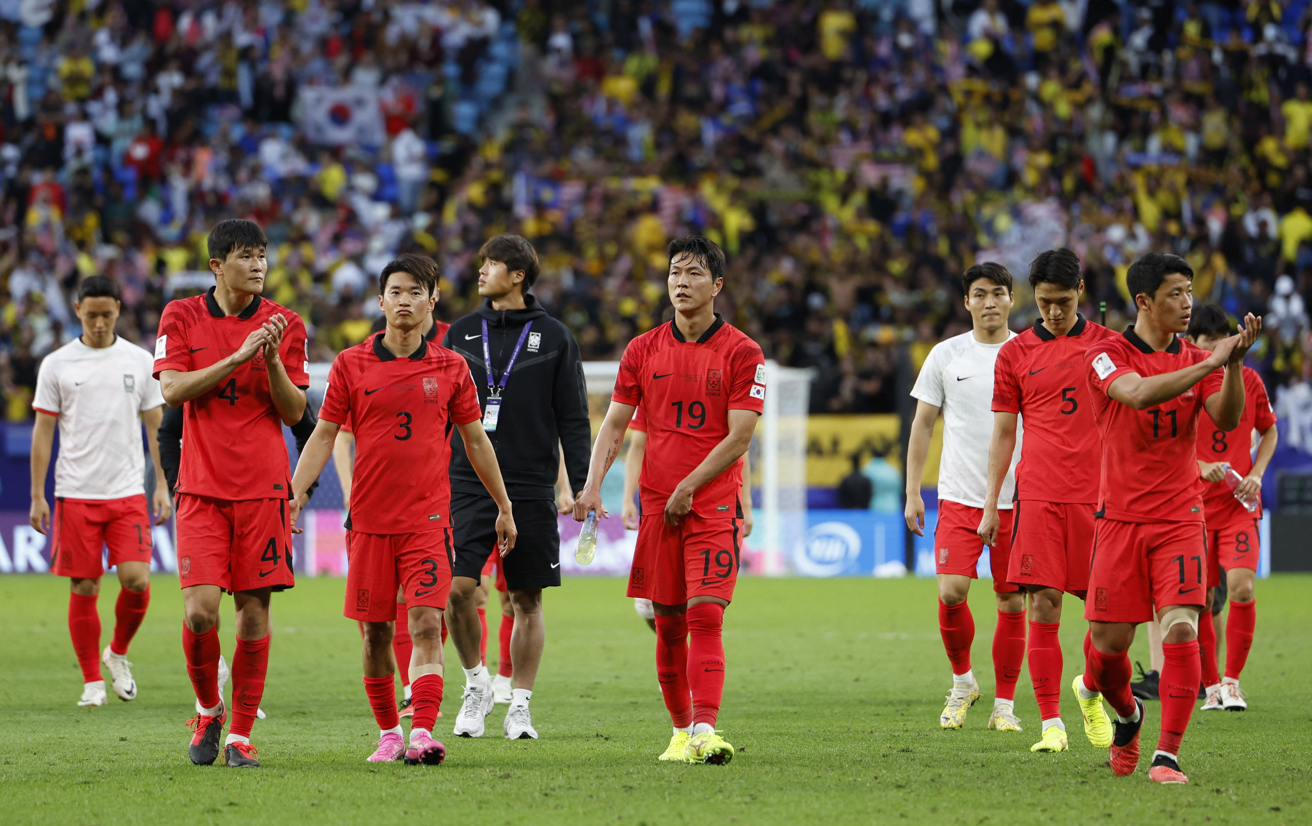サッカー＝韓国、土壇場で追いつかれ2位通過　アジア杯