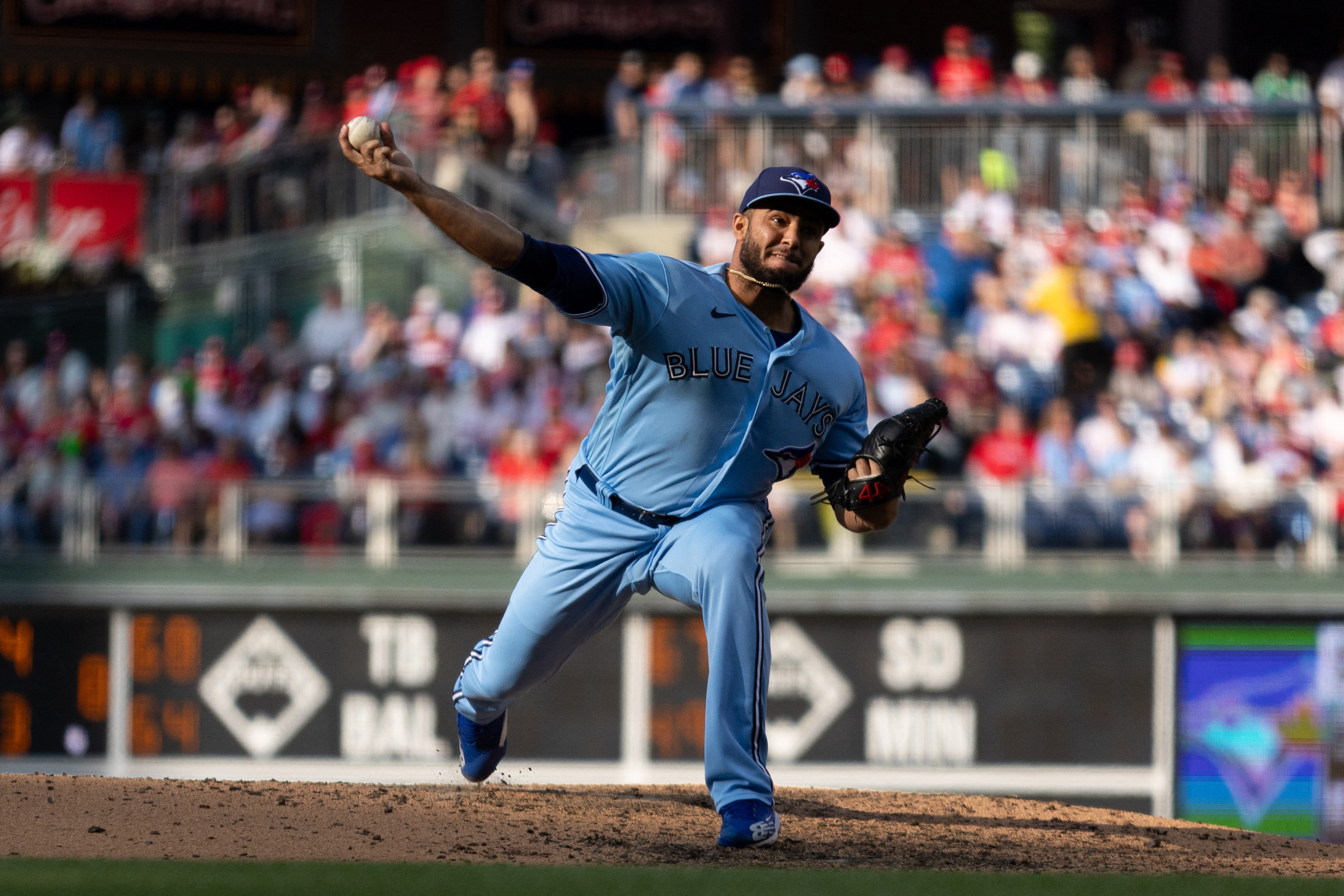 The Phillies walk off the Blue Jays in 10 innings after Bo Bichette sends a  nuke past Vlad Guerrero allowing Edmundo Sosa to score : r/baseball