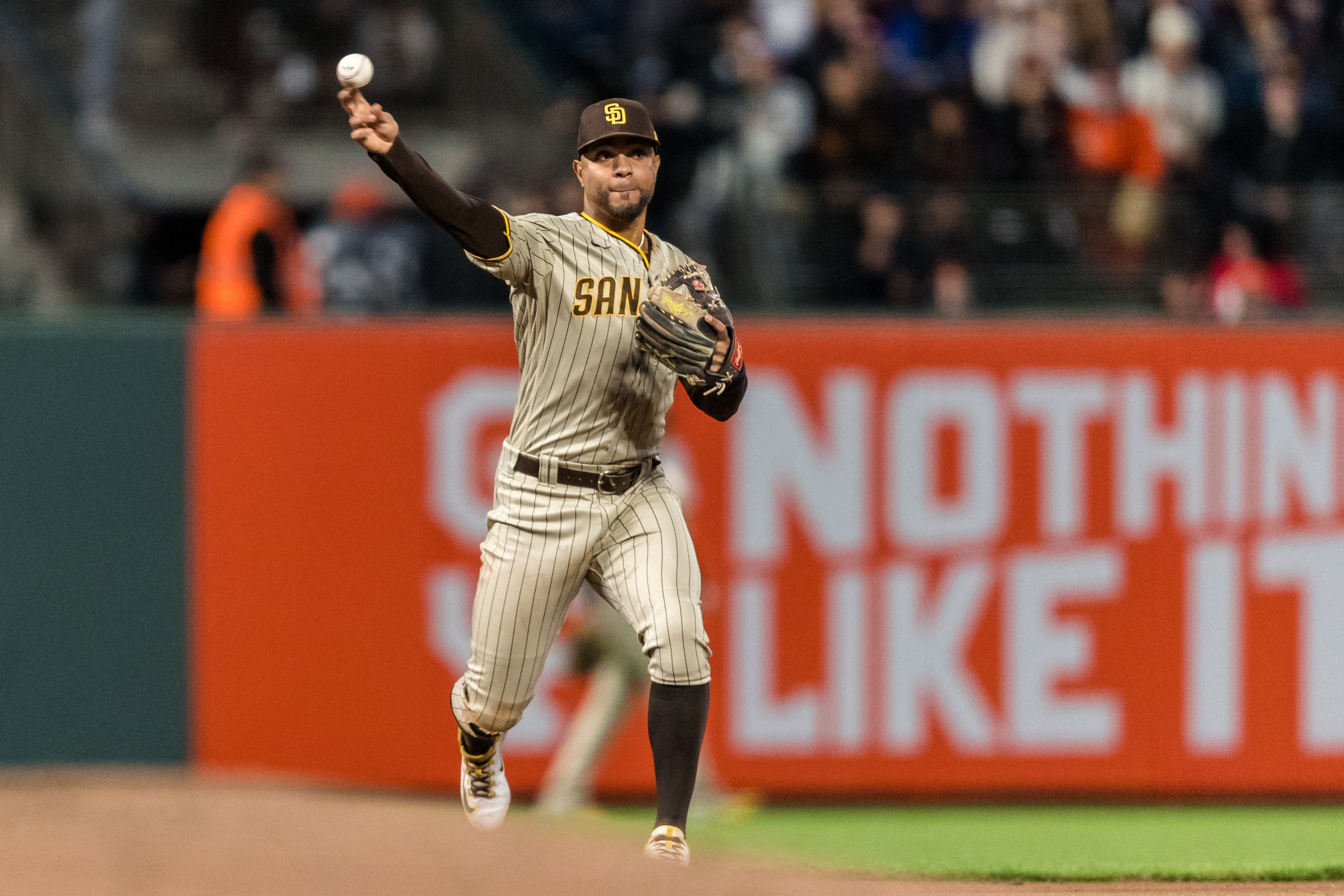 SF Giants STUN Padres with another late comeback, Mike Yastrzemski's  walk-off water shot 