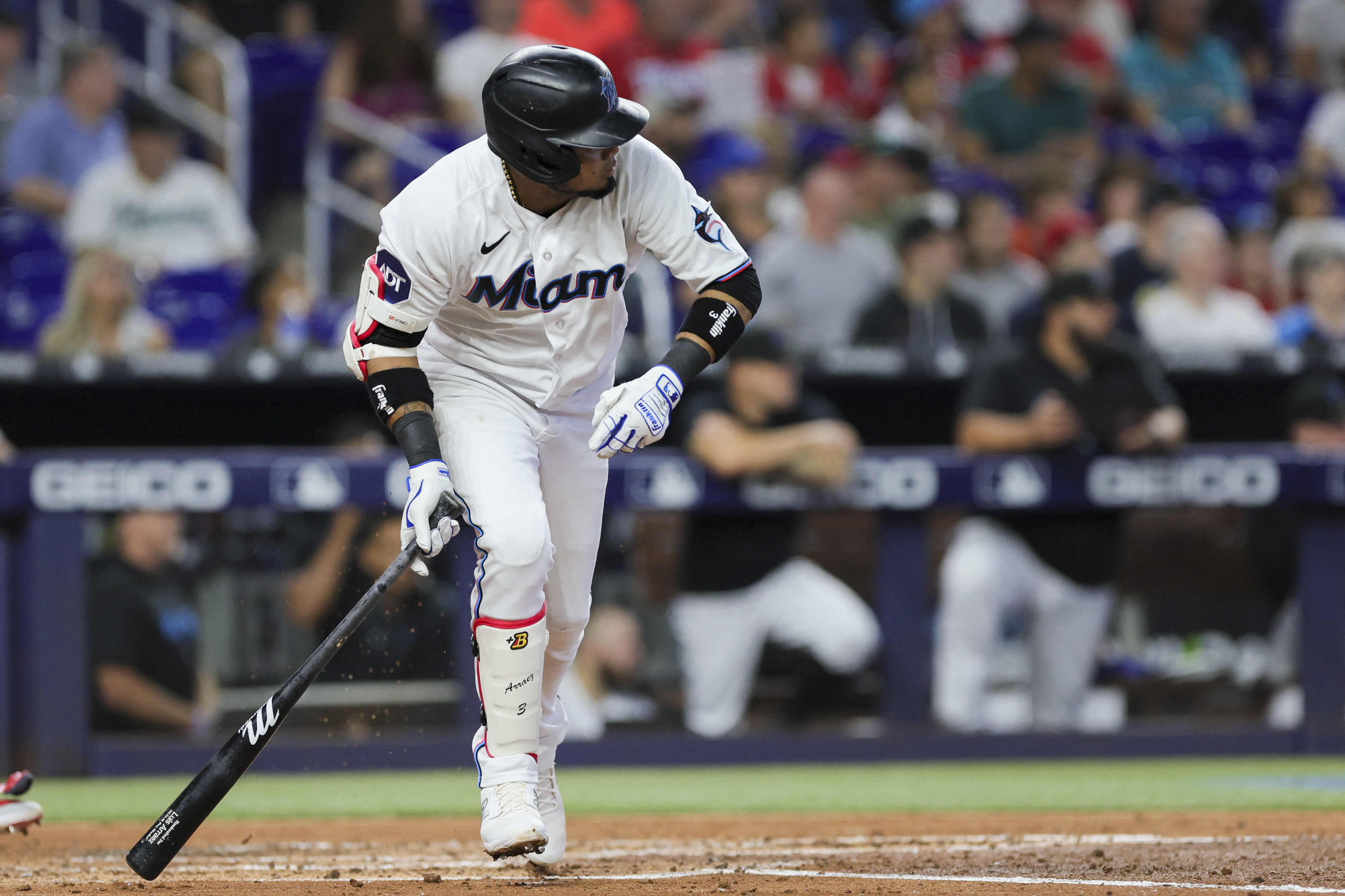Jorge Soler's homer helps the Marlins rally for a 3-2 win over the