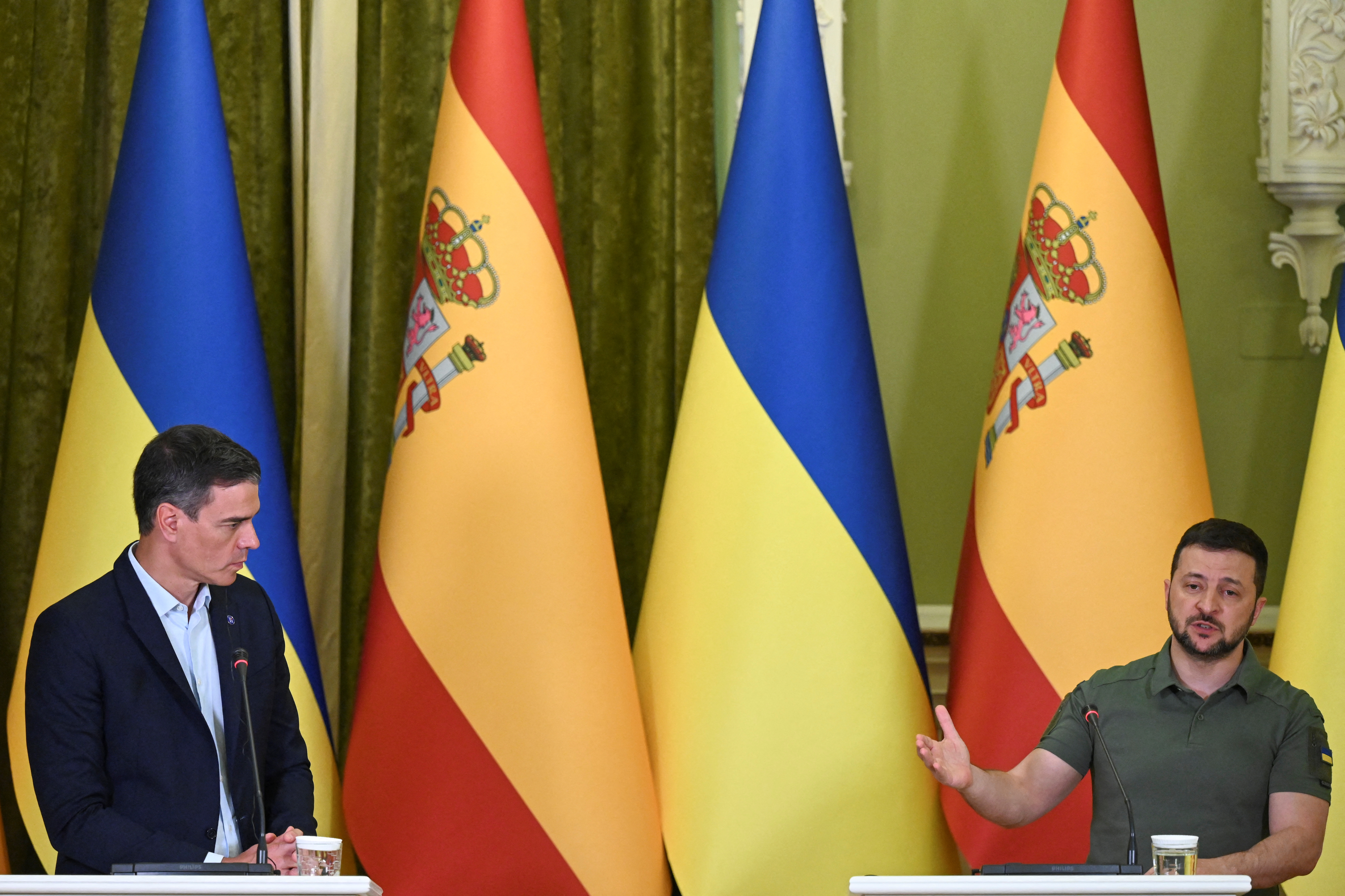 Spanish Prime Minister Sanchez and Ukraine's President Zelenskiy attend a press conference in Kyiv