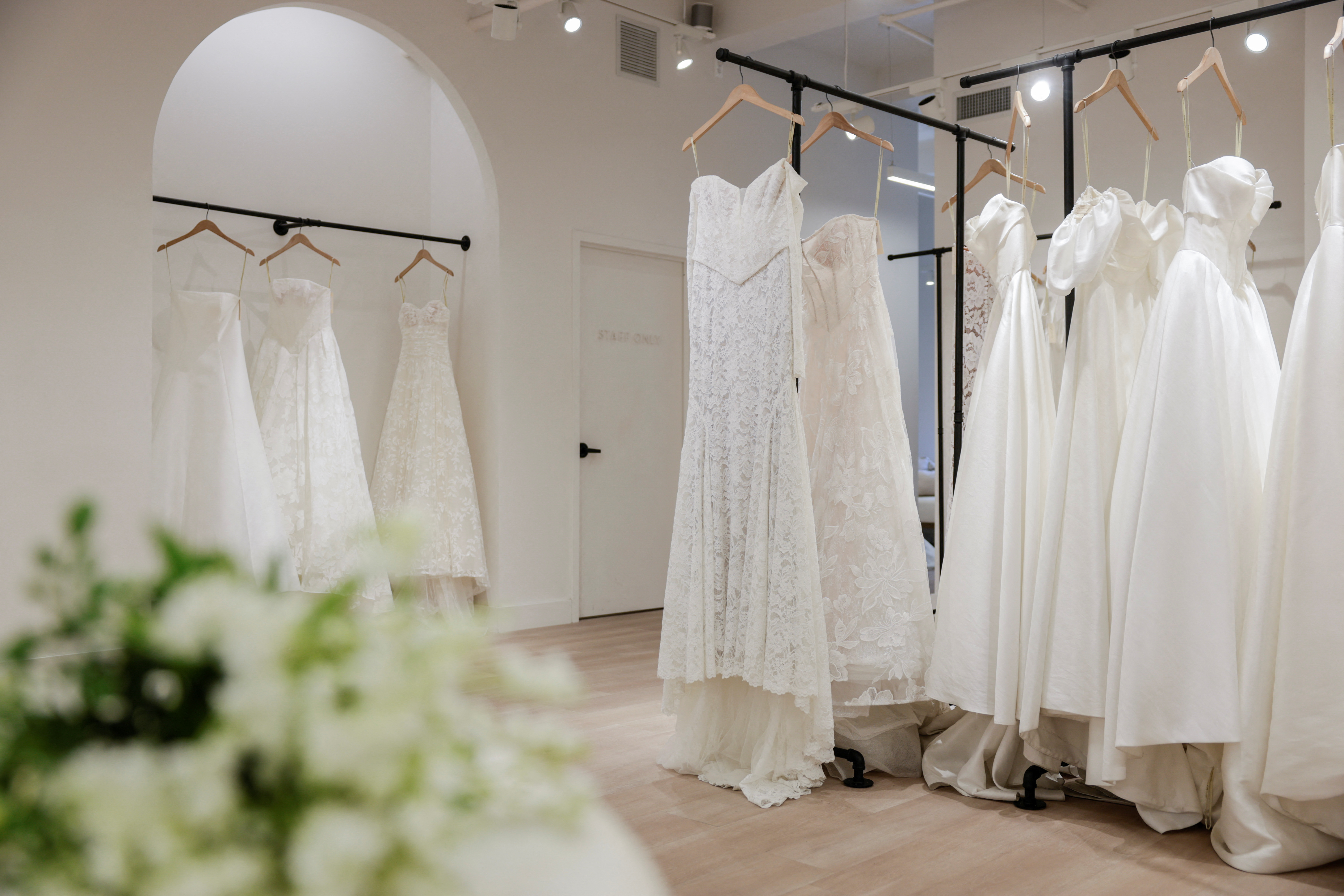 short white homecoming dresses A-line Chiffon Satin Prom Dress Dress US4 / White this dress is perfect Date Night 💫 What's Full Costumes Color:Sage Bouquet